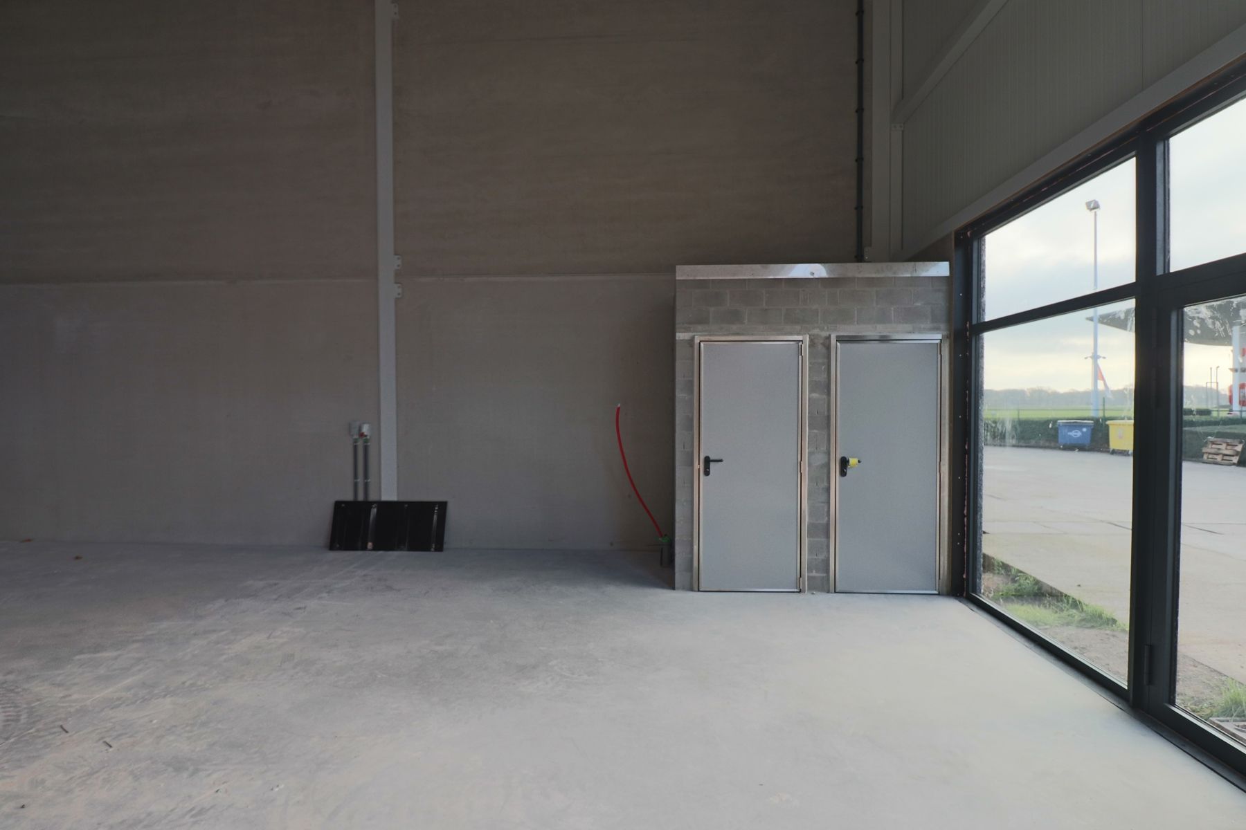 Een nieuwbouw opslag- / bedrijfsruimte van 275 m². foto 3