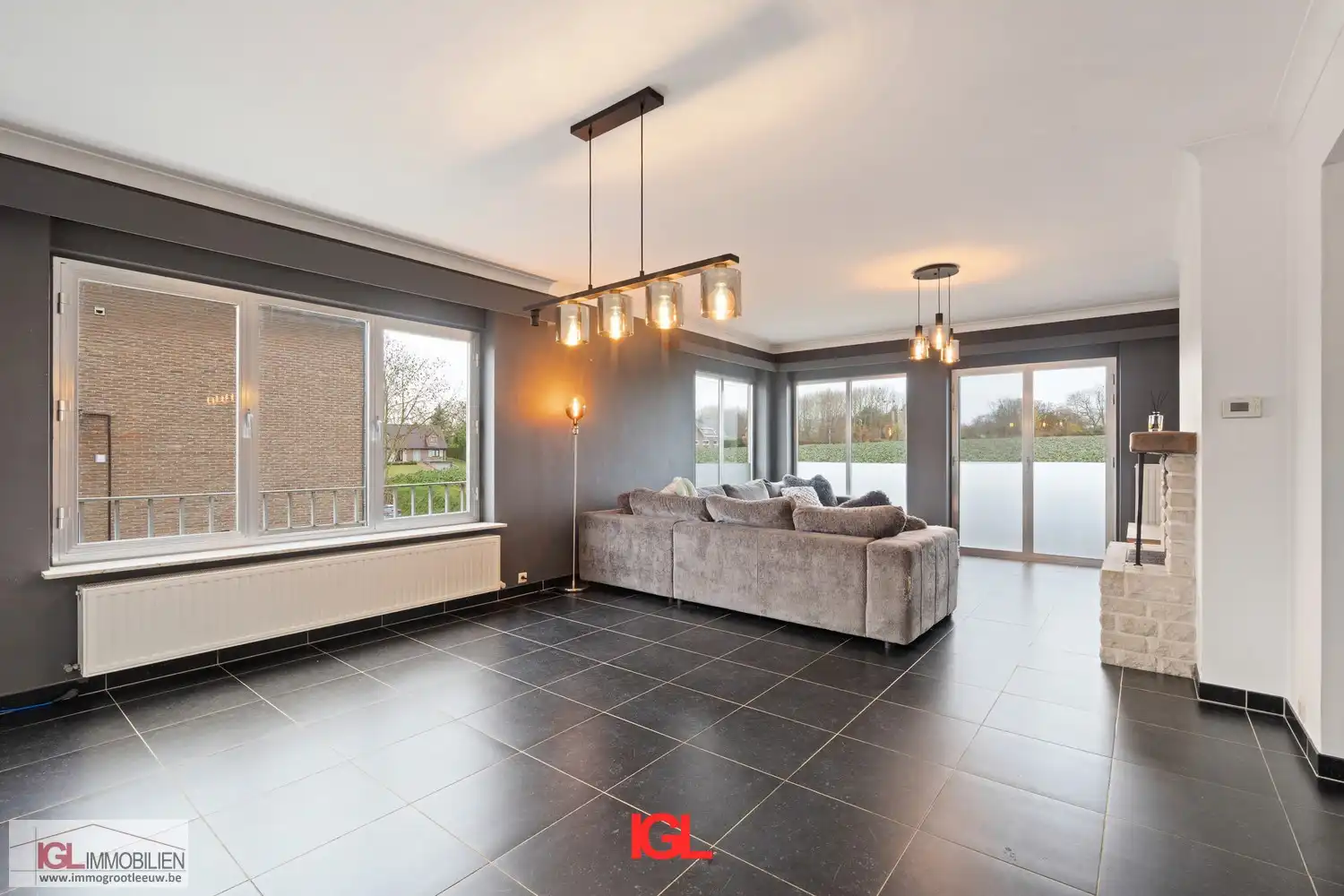 Ruim en licht appartement met 3 slaapkamers, groot terras en garage nabij centrum Sint-Pieters-Leeuw foto 2