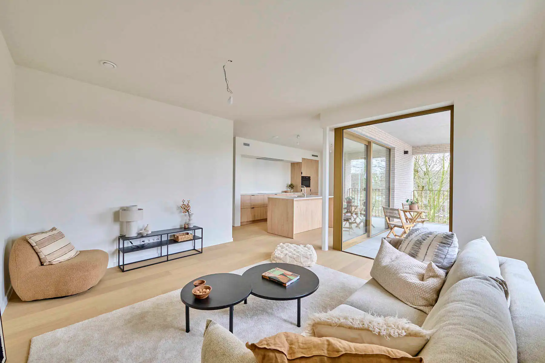 Instapklaar nieuwbouwappartement in het centrum foto {{pictureIndex}}