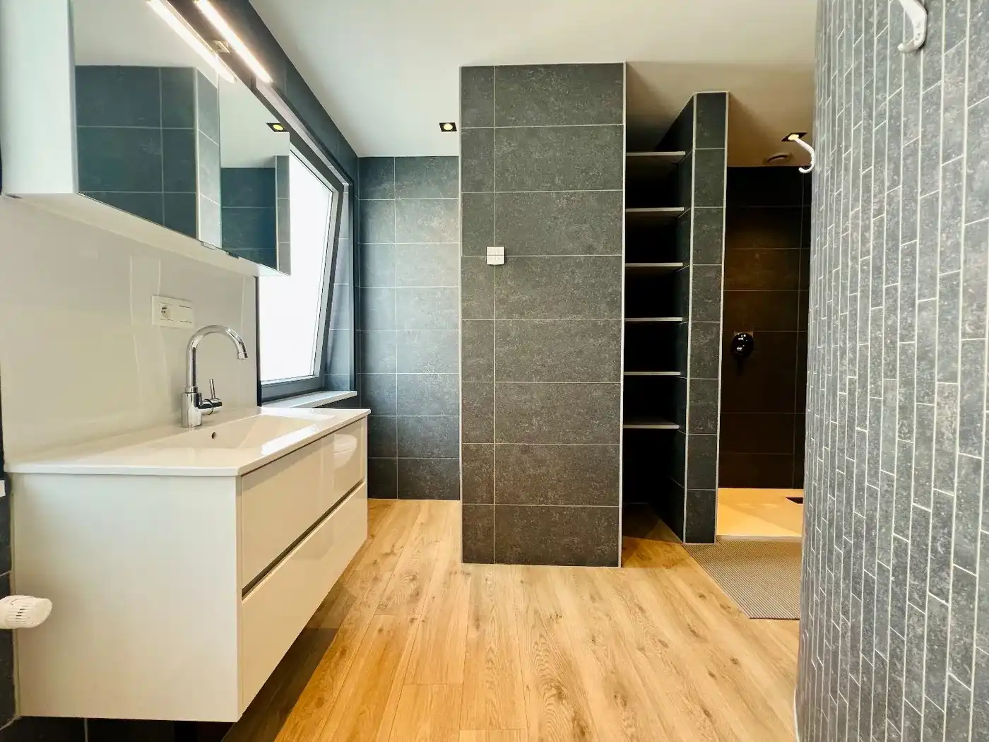 Ruime, moderne stadswoning met 3 slpks en ruime koer foto 10