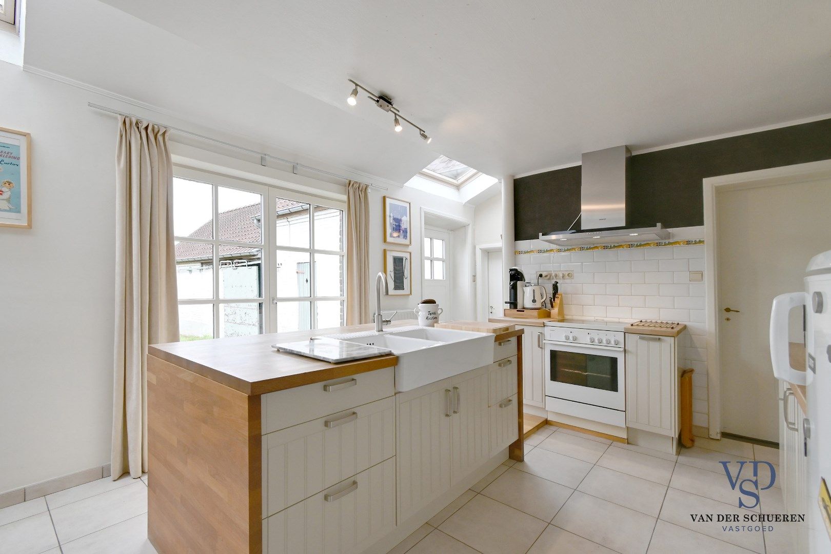 Charmante woning op royaal perceel van 1.618 m² foto 7