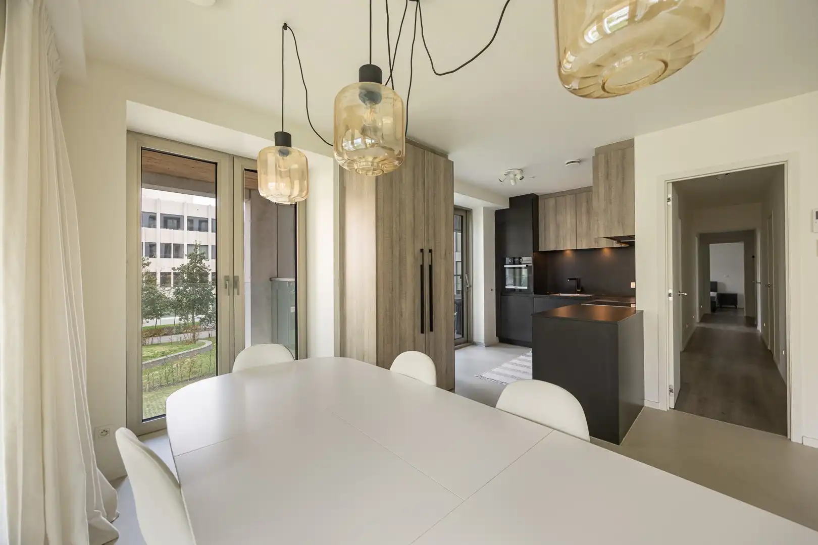 Bemeubeld appartement met drie slaapkamers en twee terrassen in Zuiderzicht foto 4