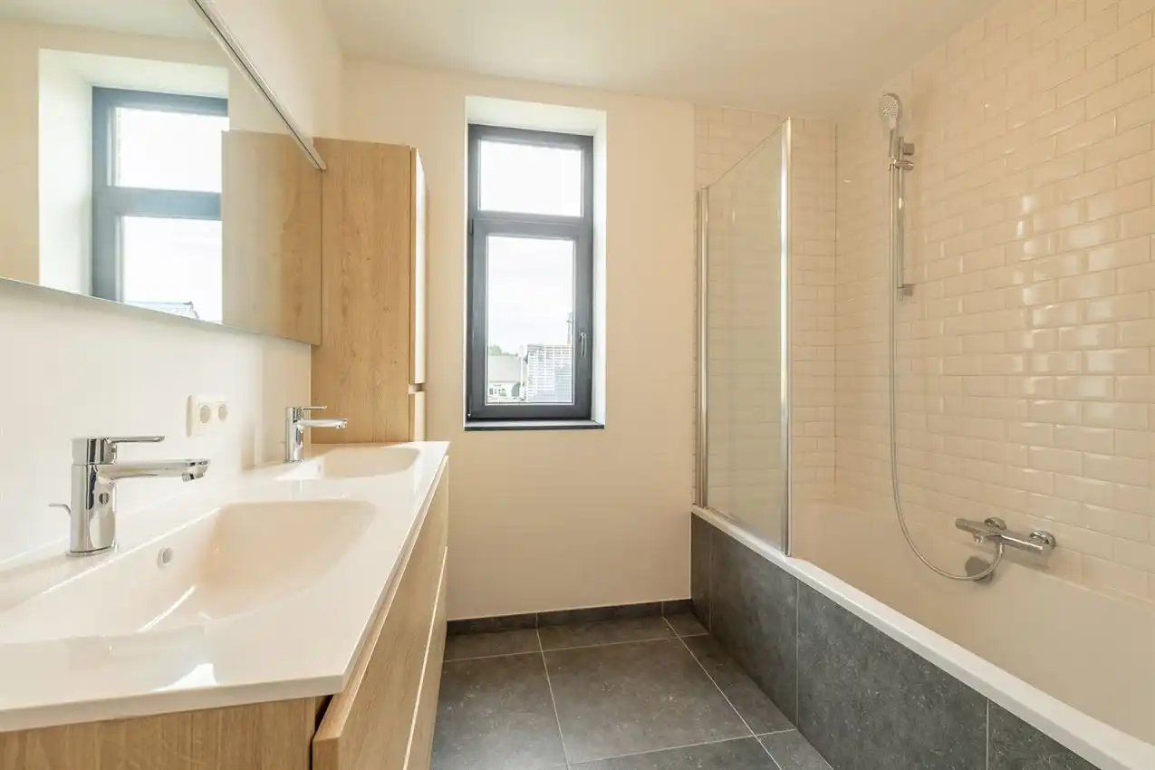 Label A, 4 slpk., omheinde tuin, nabij merode-gebied en centra foto 12
