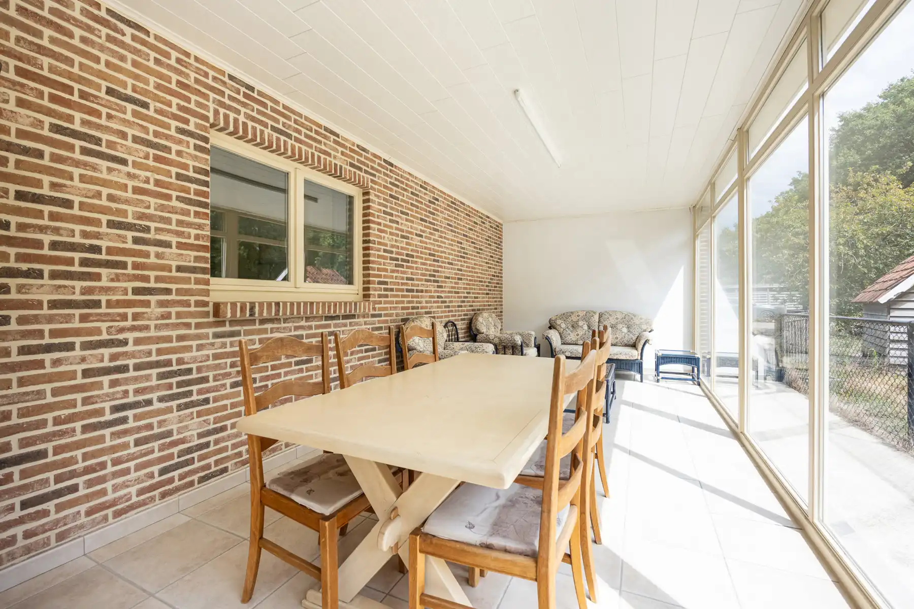 Bedrijfswoning met bijgebouwen en weiland op ca 1,3ha. foto 10