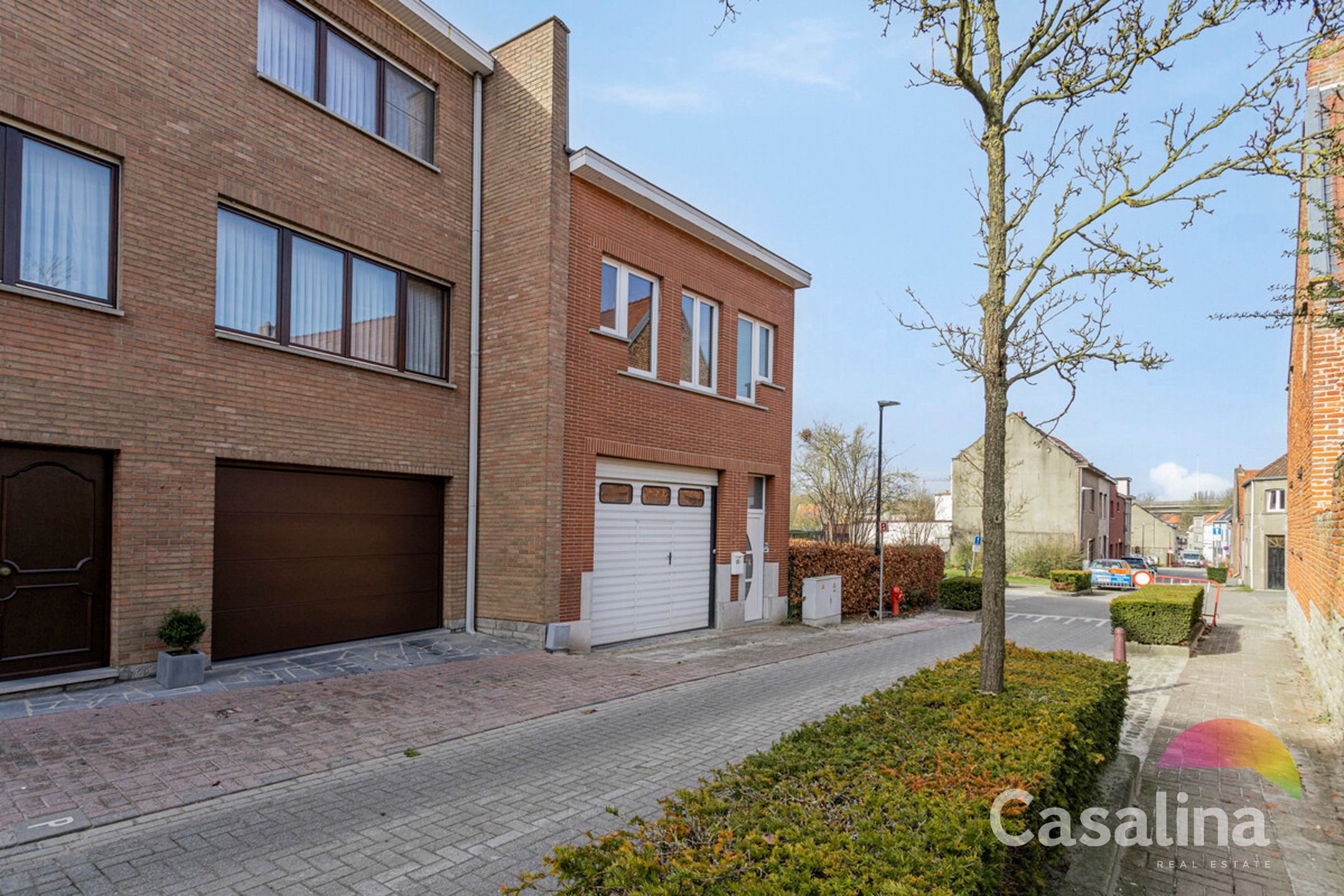Een ruime te renoveren rijwoning van 207m² met zonnig terras foto 18