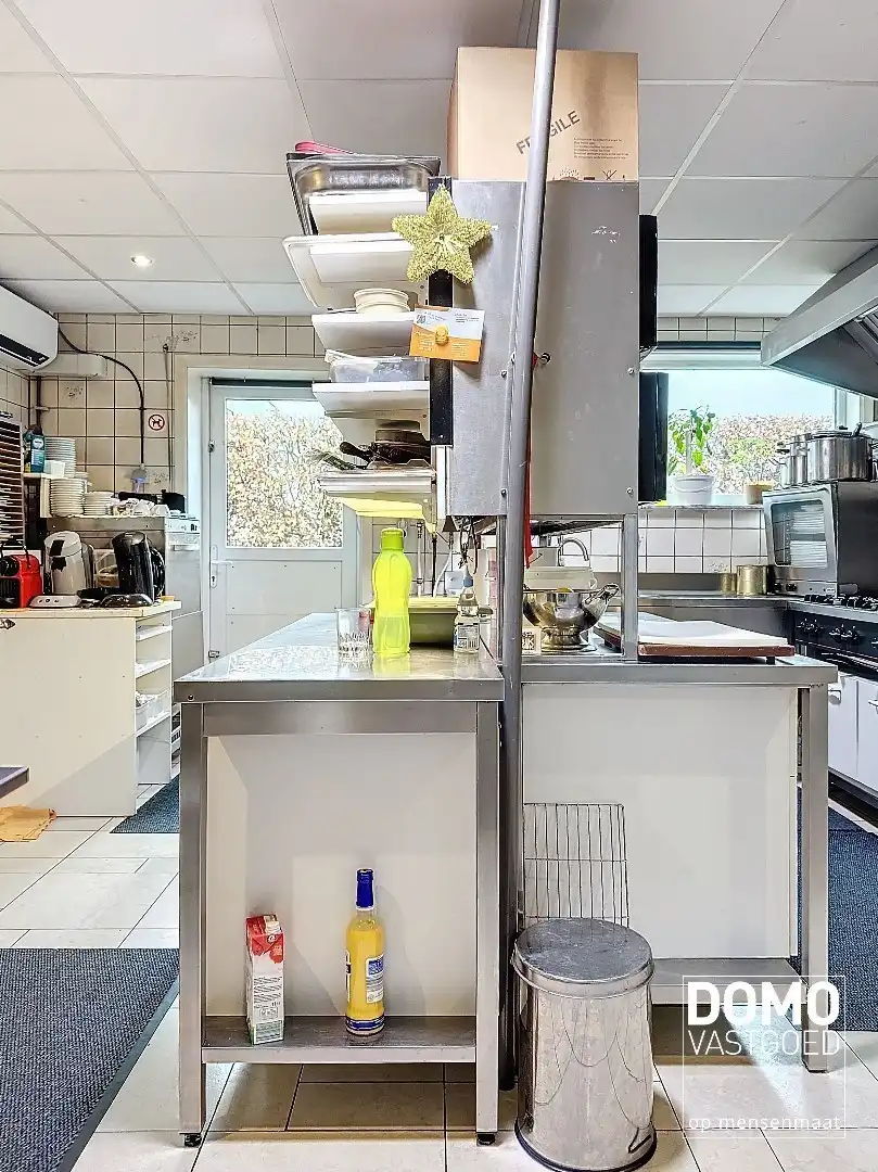 TE HUUR - GOED DRAAIEND RESTAURANT MET FRITUURZAAK EN WOONST foto 15