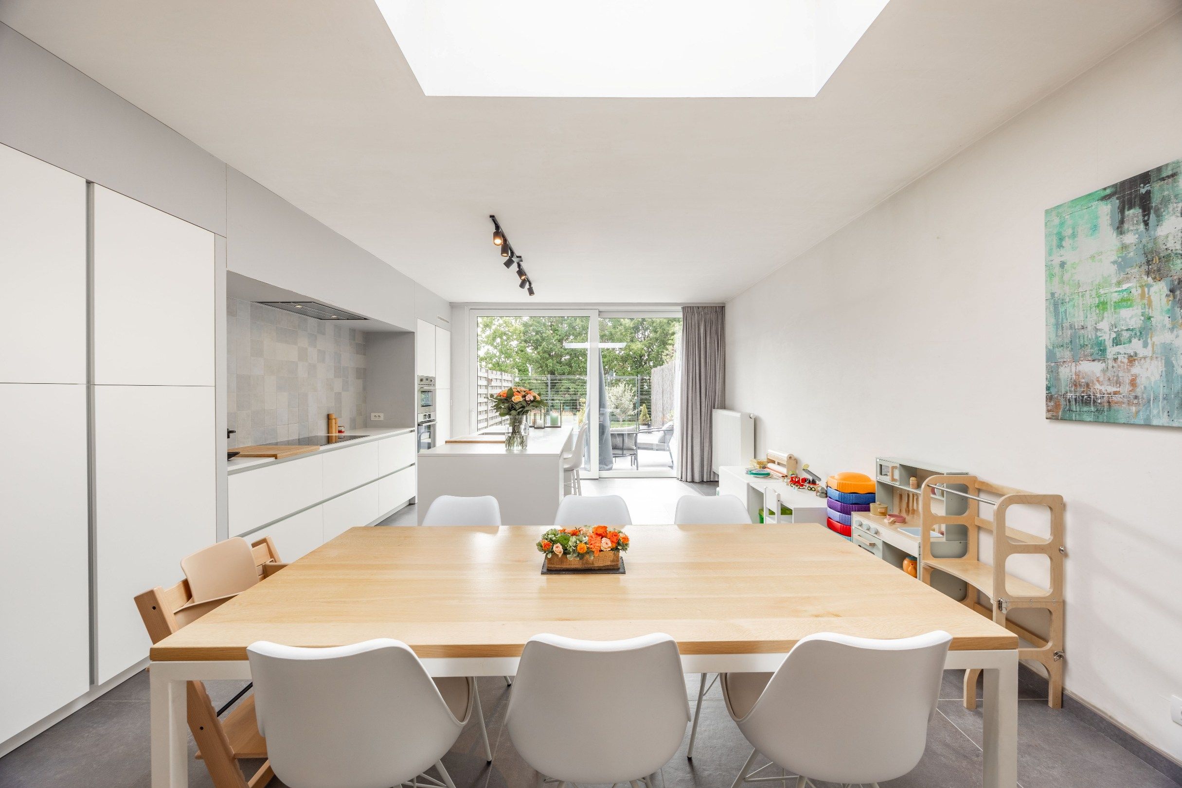 SUBLIEM GERENOVEERDE RIJWONING MET UITWEG foto 7