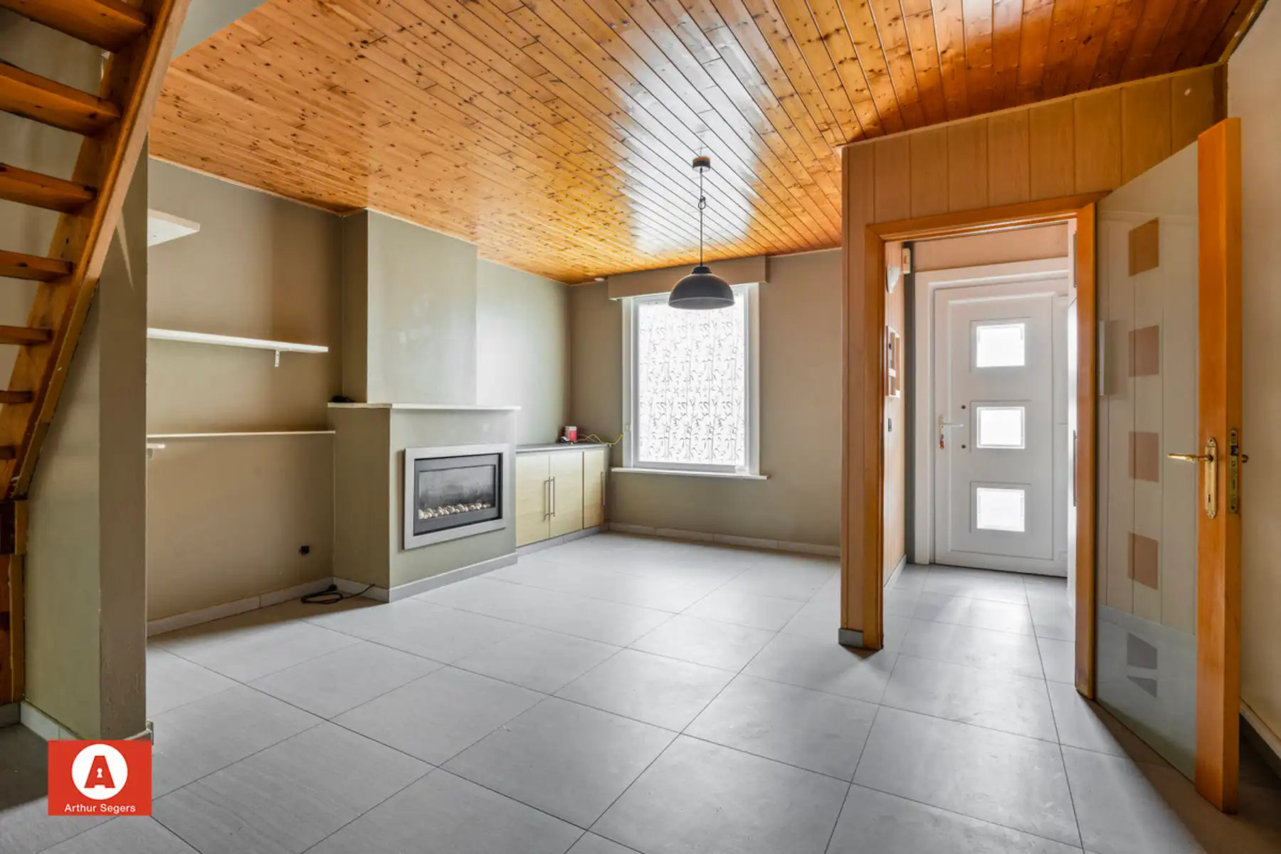 Instapklare gezinswoning pal bij centrum Buggenhout. foto 5