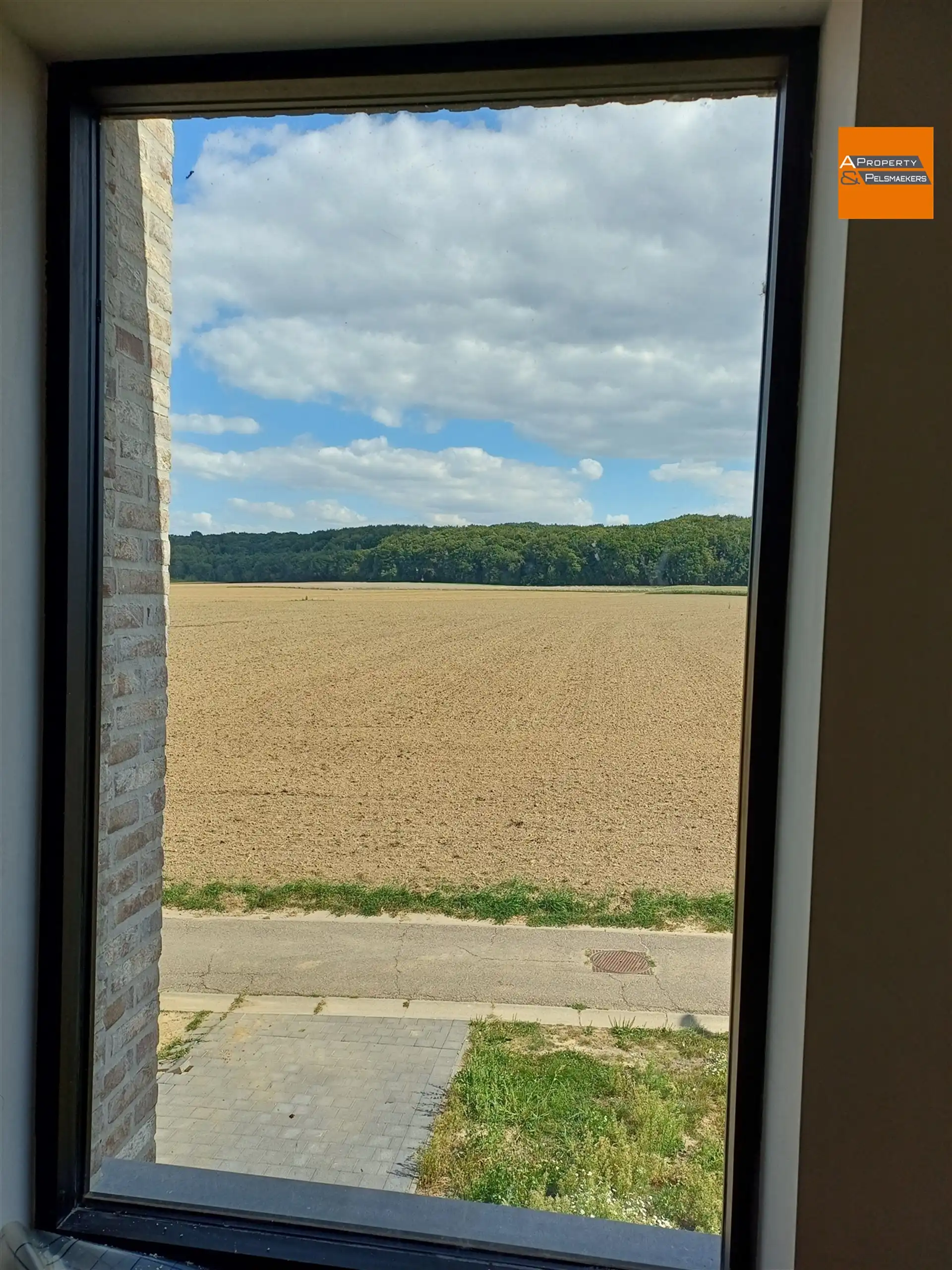 Nieuwbouwwoning met 4 slaapkamers foto 19