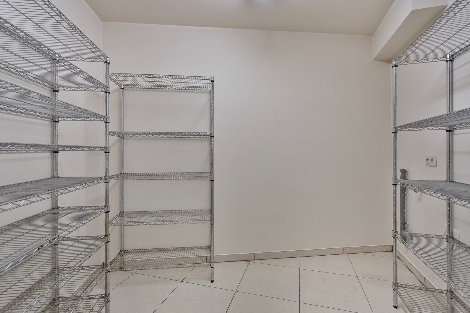 Goed onderhouden en gunstig gelegen éénslaapkamerappartement. foto 9