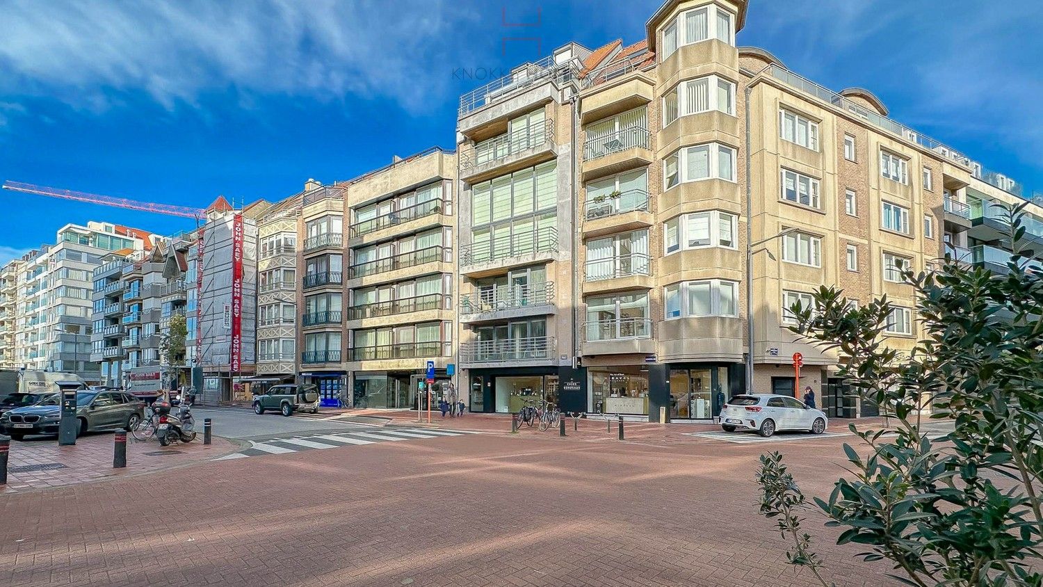 Ruim en instapklaar appartement met zijdelings zeezicht aan het Rubensplein foto 1