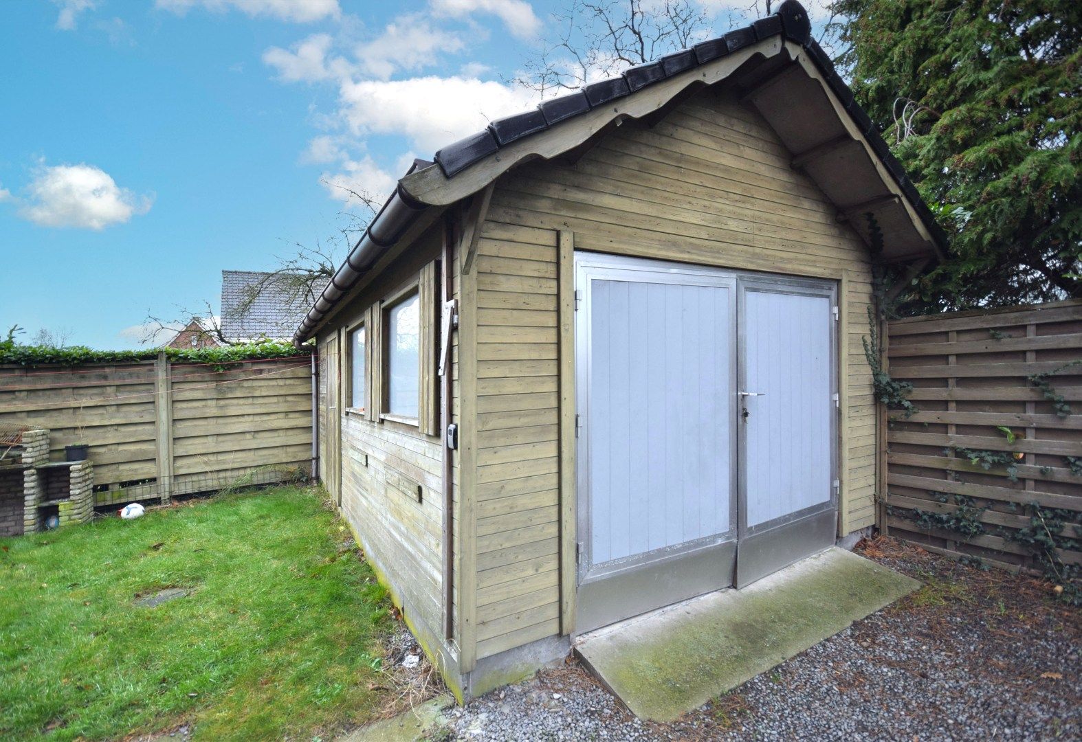 Woning met drie slaapkamers en tuin in Ardooie foto 11