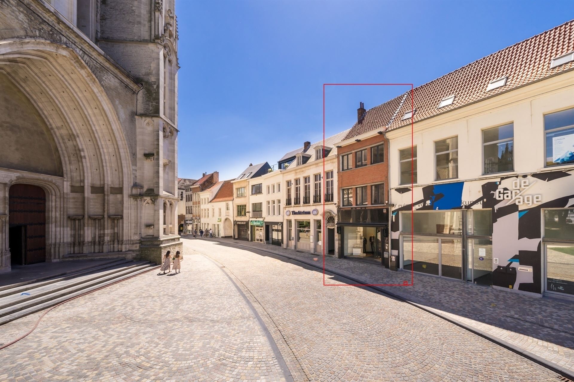 INGERICHTE HANDELSGELIJKVLOERS BINNEN STADSCENTRUM foto 1