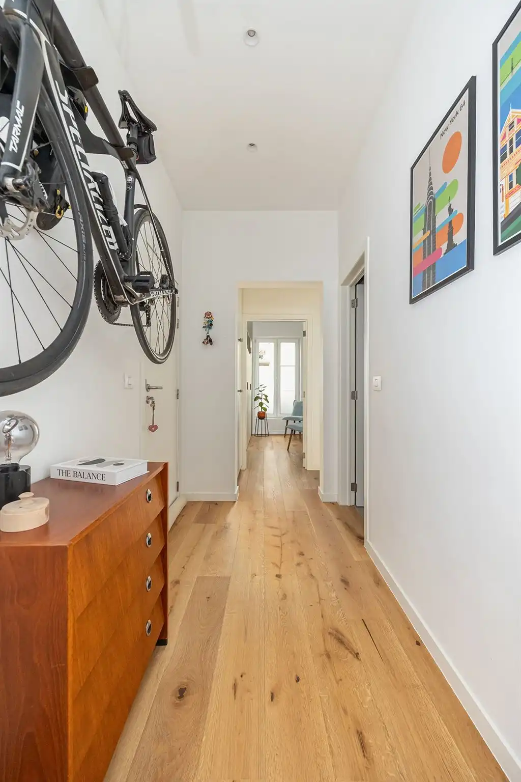 Gerenoveerd gelijkvloers appartement met terras foto 8