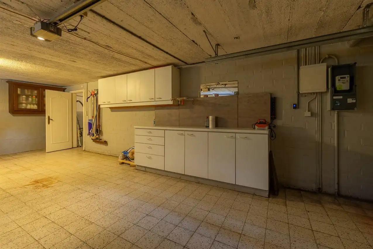 Vrijstaande gelijkvloerse woning, EPC D, 3 slpks op 9a42 met ruime kelder en inpandige garage foto 38
