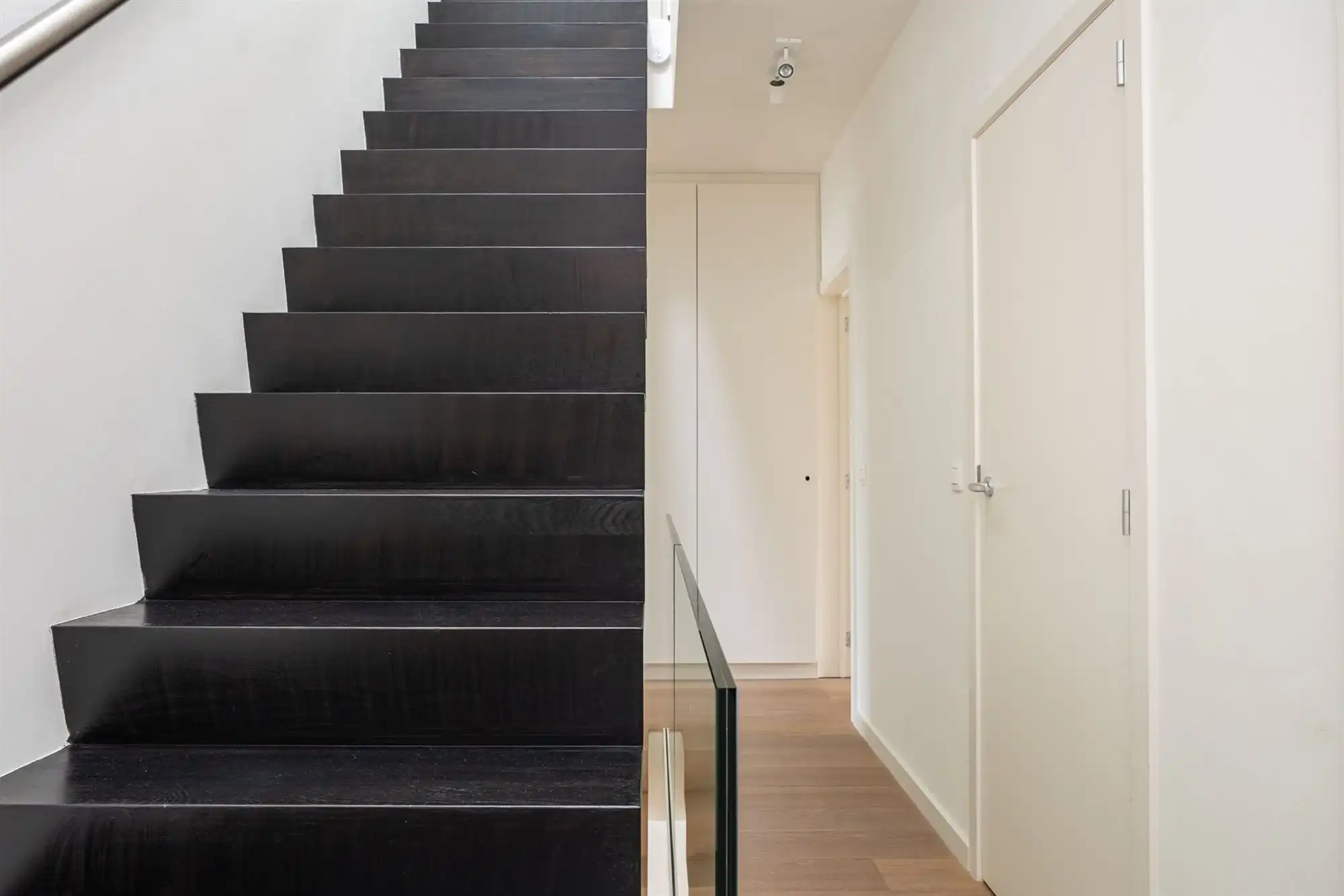 Instapklare moderne woning met 4 slpk. en tuin foto 20