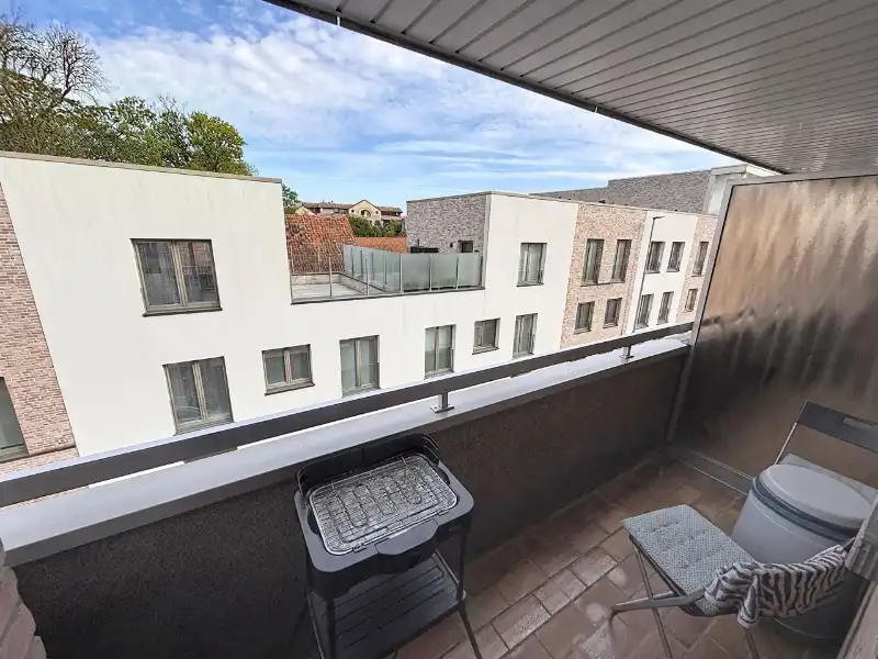 Lichtrijk appartement met 2 slaapkamers + garage foto 9