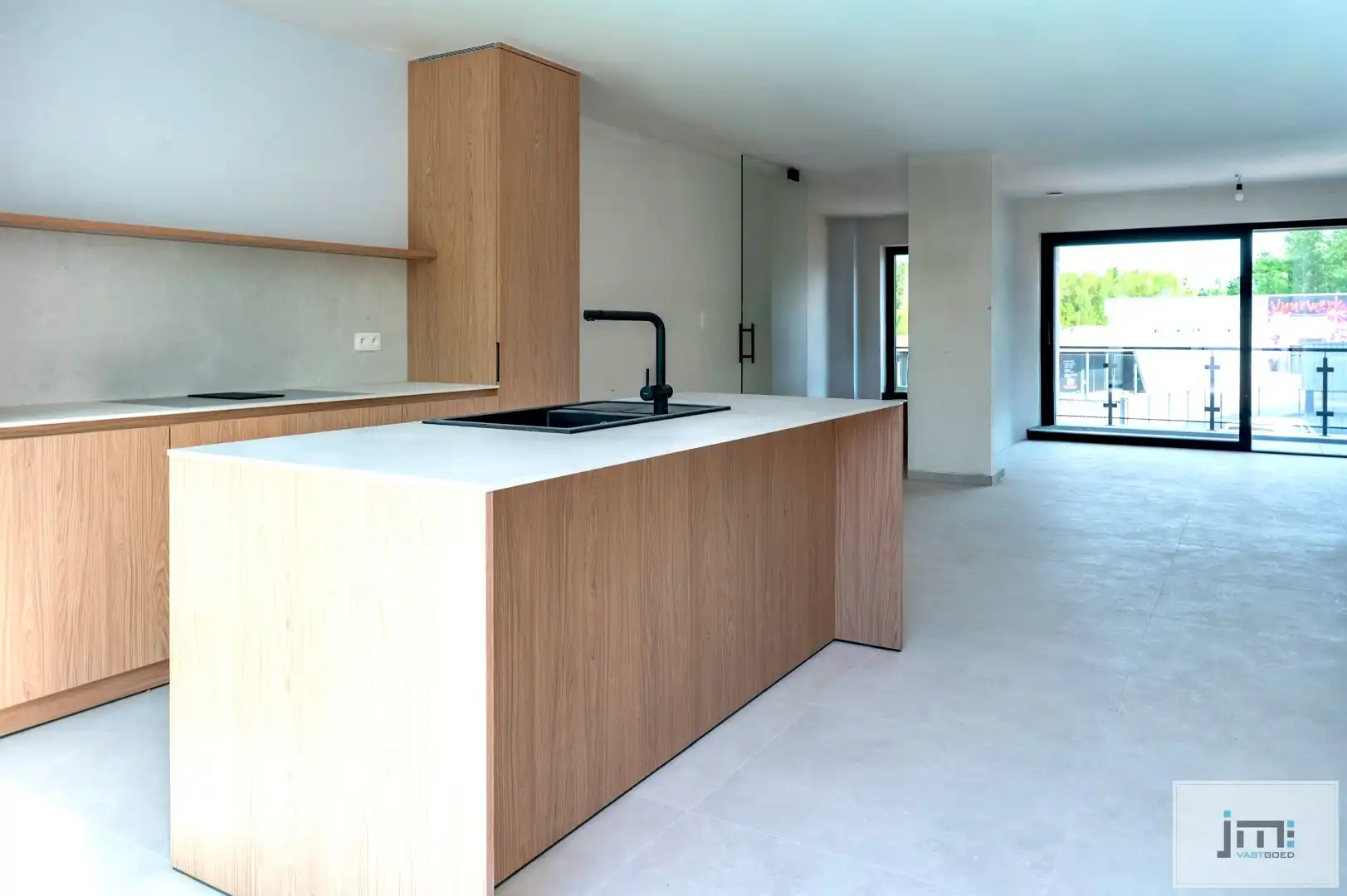 Prachtig appartement met 3 slaapkamers, carport en tuinberging foto 6