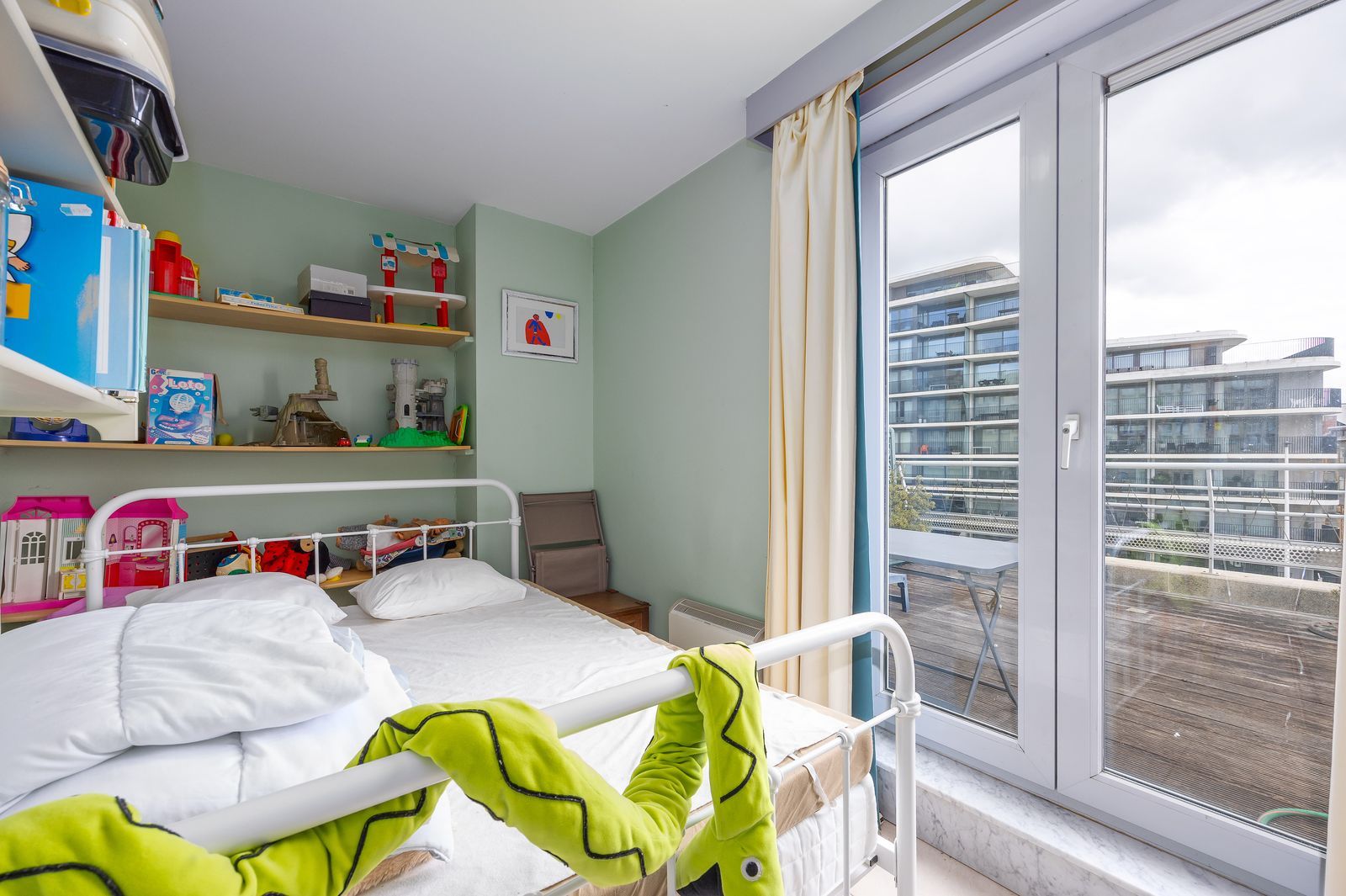 Duplex met 3 slpk en 3 terrassen pal aan zee, met zwembad in residentie ! foto 10