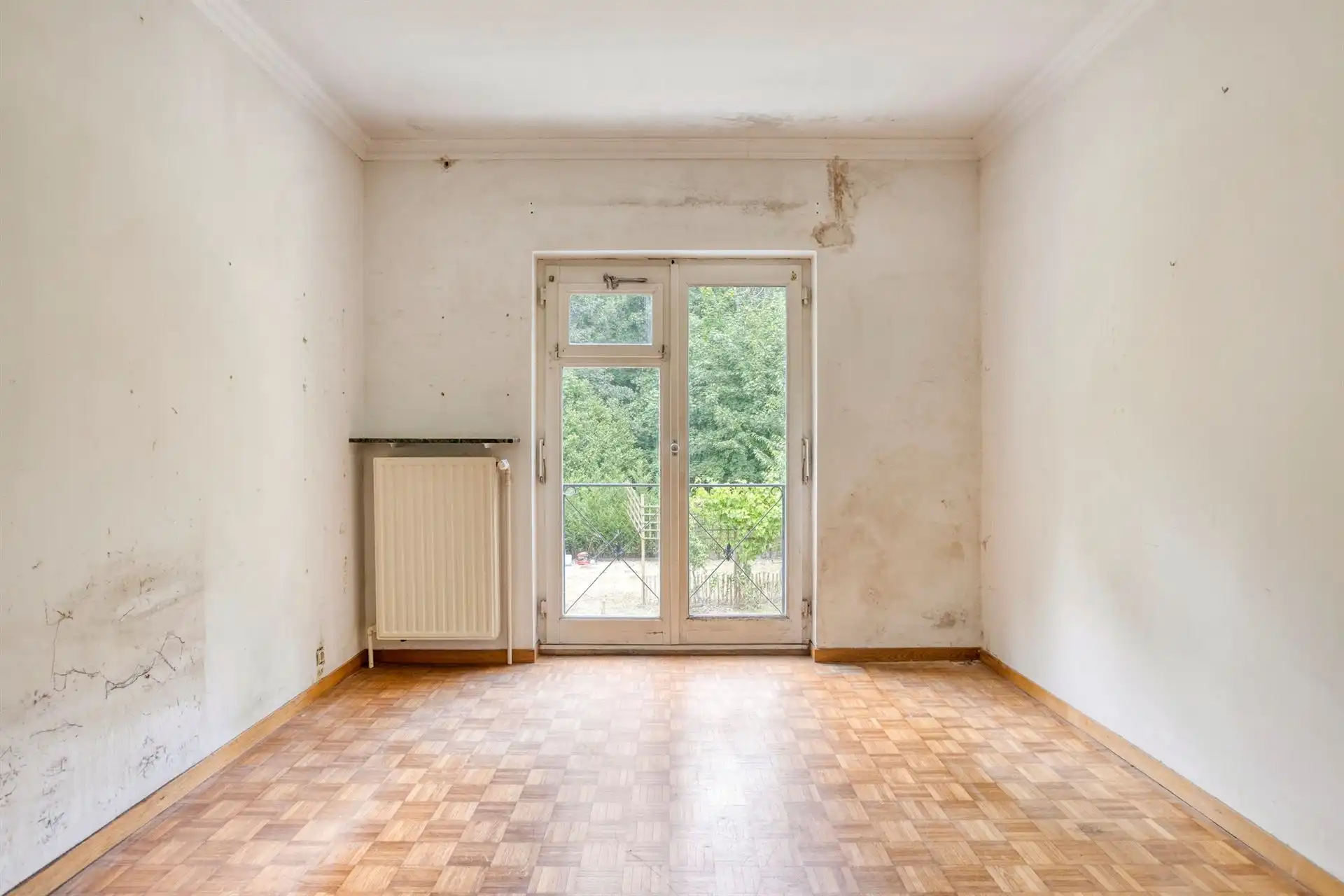 Klassieke villa met enorm potentieel in rustige wijk foto 17