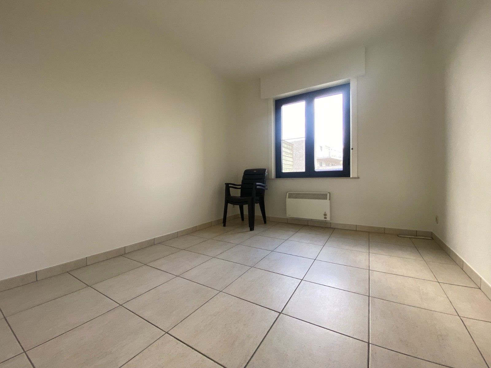 Gerenoveerd appartement TE HUUR! foto 9