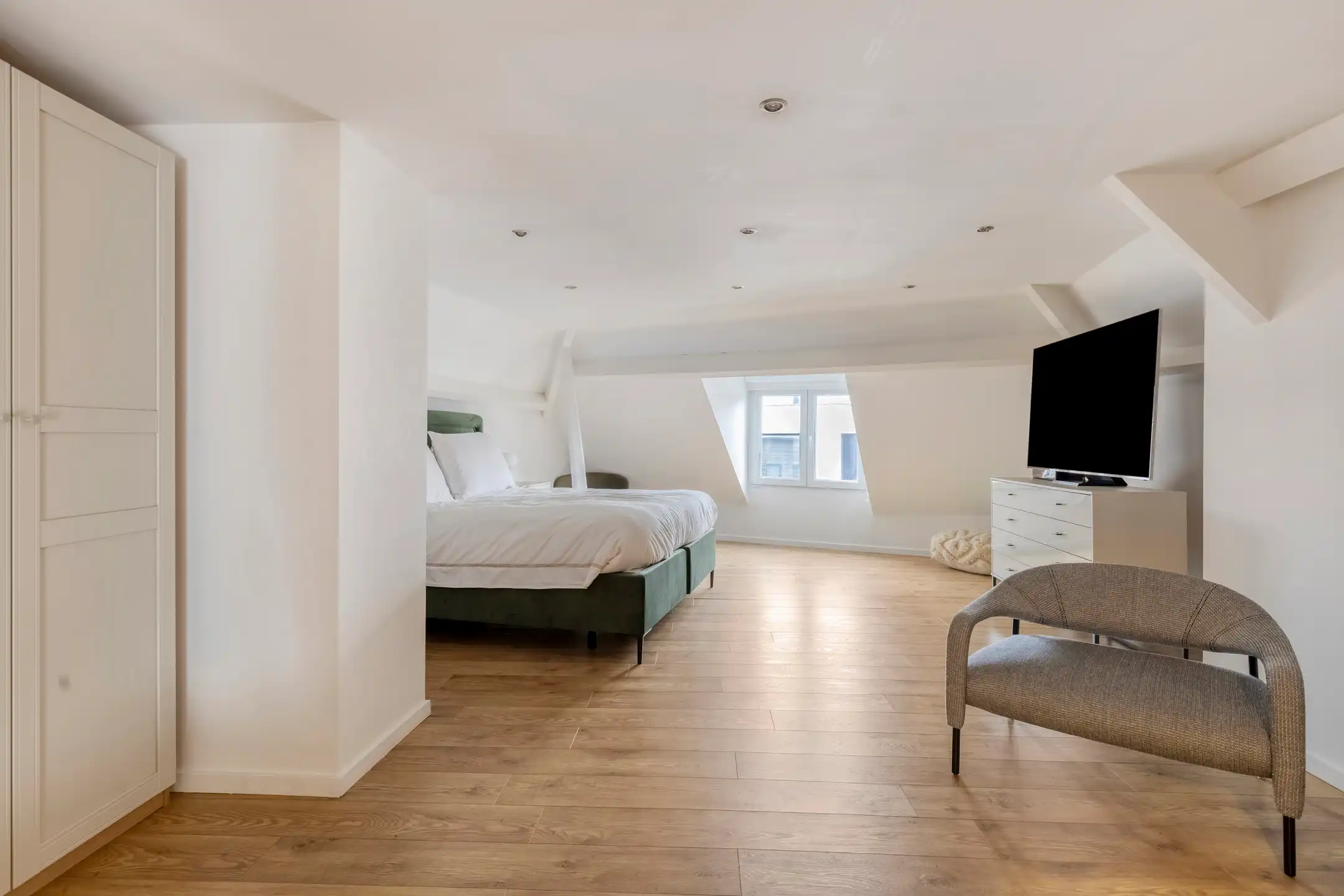 🏡 Volledig gerenoveerde triplex in Drogenbos foto 10