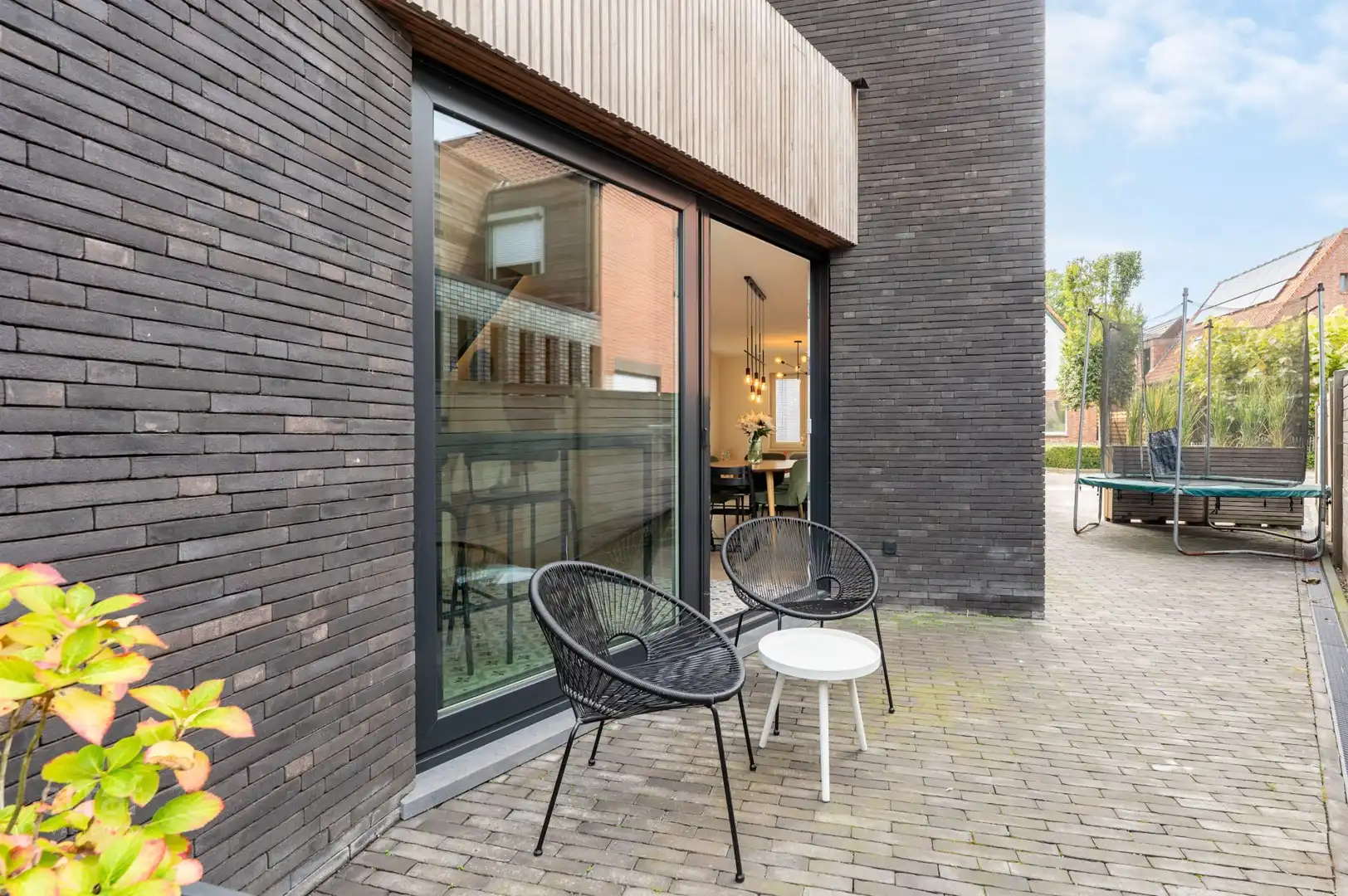 Bijna-nieuwbouwwoning met 4 slpks in hartje Zwijndrecht foto 9