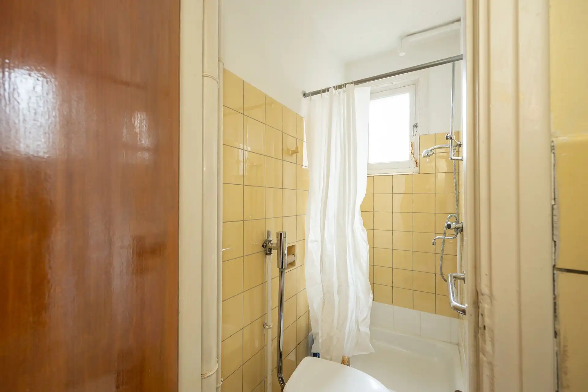 Te renoveren woning met potentieel in de Letterkundestraat! foto 9