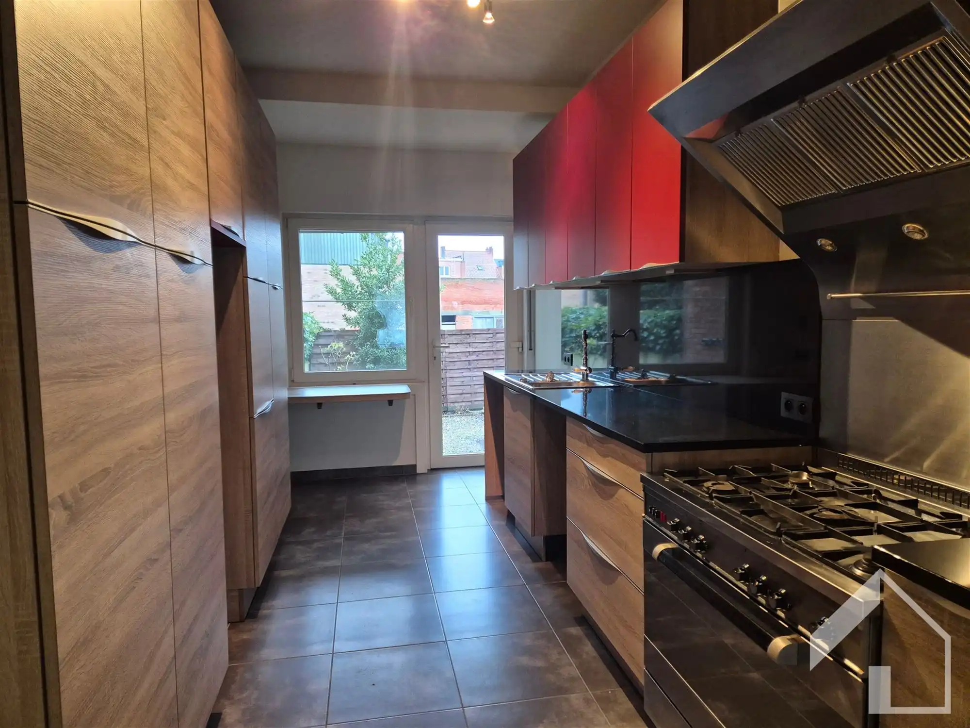 Gelijkvloersappartement op toplocatie met 1 slaapkamer en binnenkoer foto 4