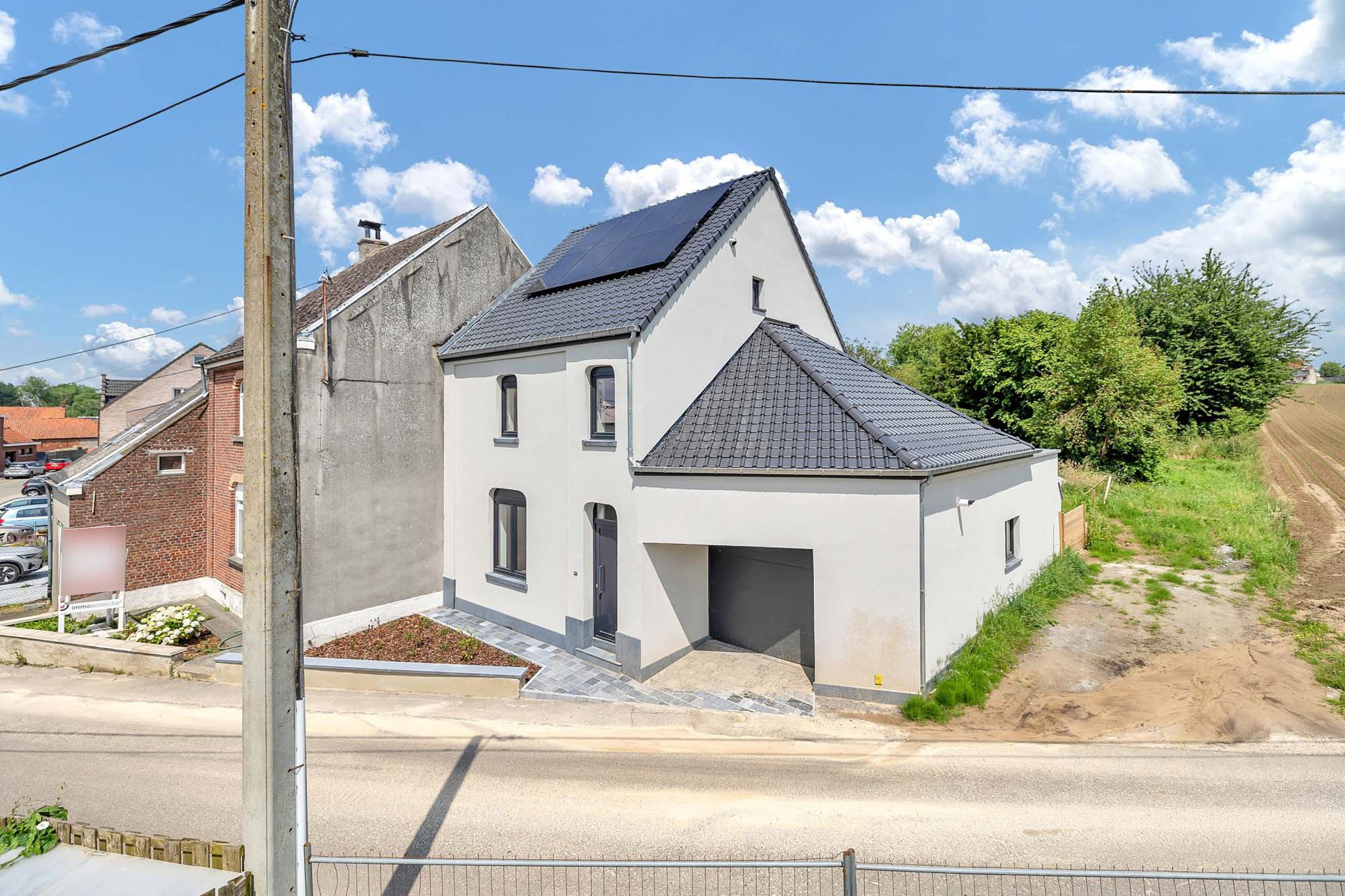 Prachtige woning met 4 slpks en garage op landelijke locatie foto 1