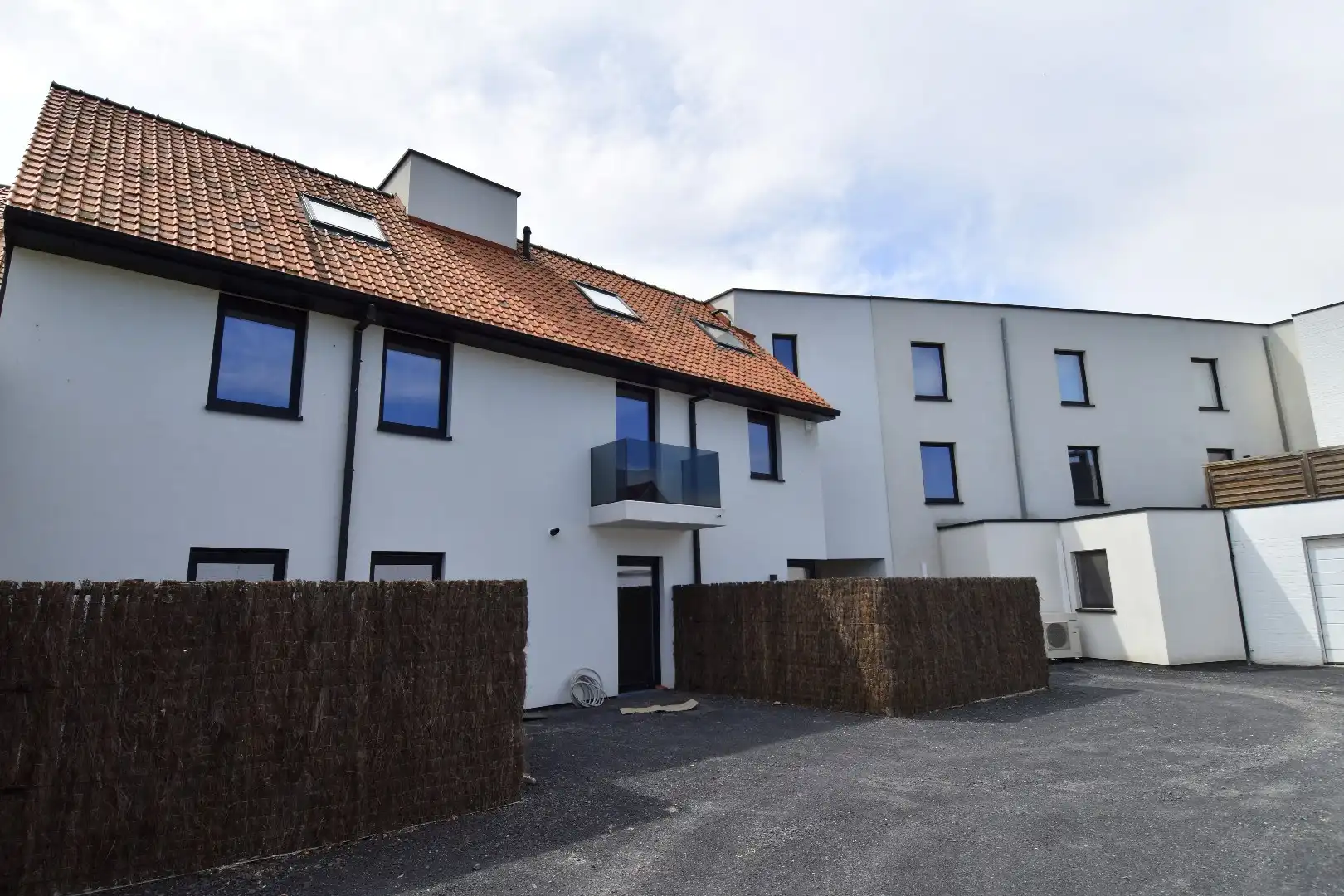 Gelijkvloers appartement te koop met 2 slaapkamers en tuin in Helkijn foto 5