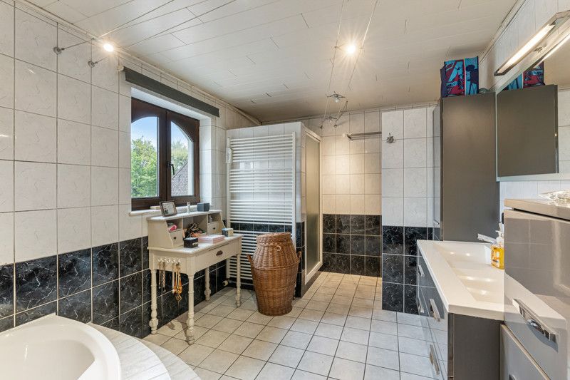 Zeer rustig gelegen, ruime gezinswoning op een perceel van 14are foto 19