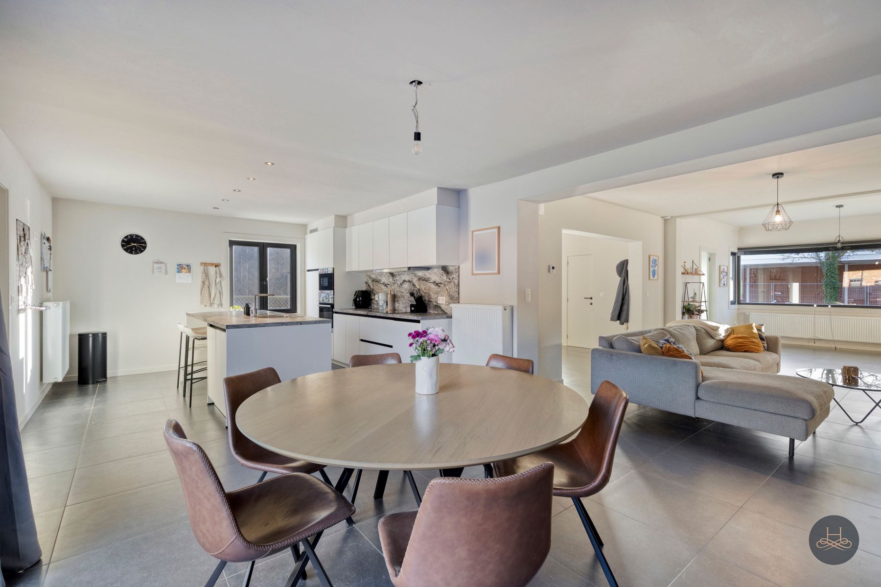 Recent gerenoveerde woning met 3 slaapkamers en ruime tuin foto 3