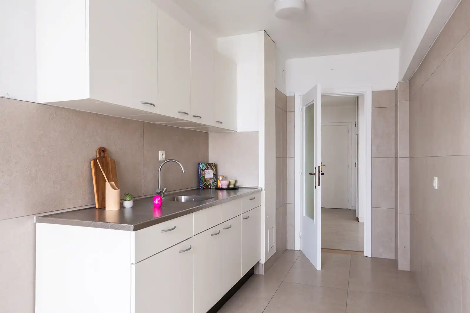 Drie slaapkamers, twee terrassen, één centrale ligging foto 9