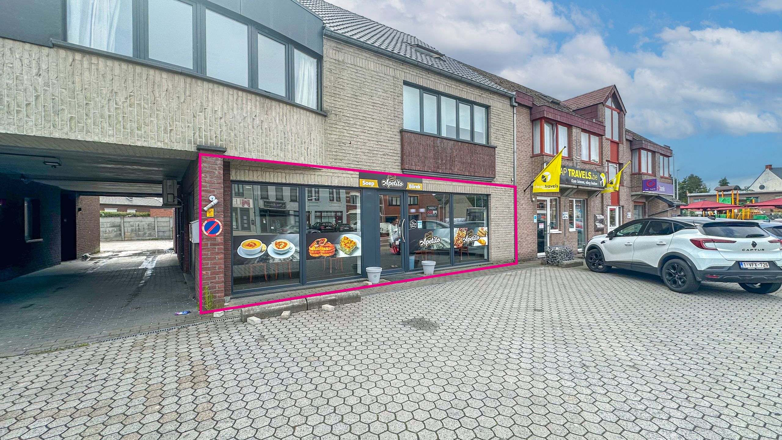 Handelspand gelegen op een drukke baan te beringen! foto {{pictureIndex}}