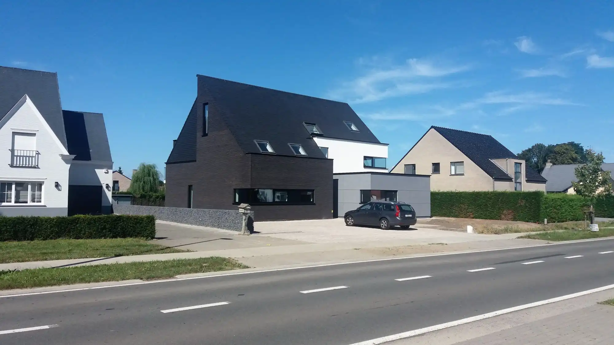 Gelijkvloers 2 slaapkamerappartement met ruime tuin foto {{pictureIndex}}