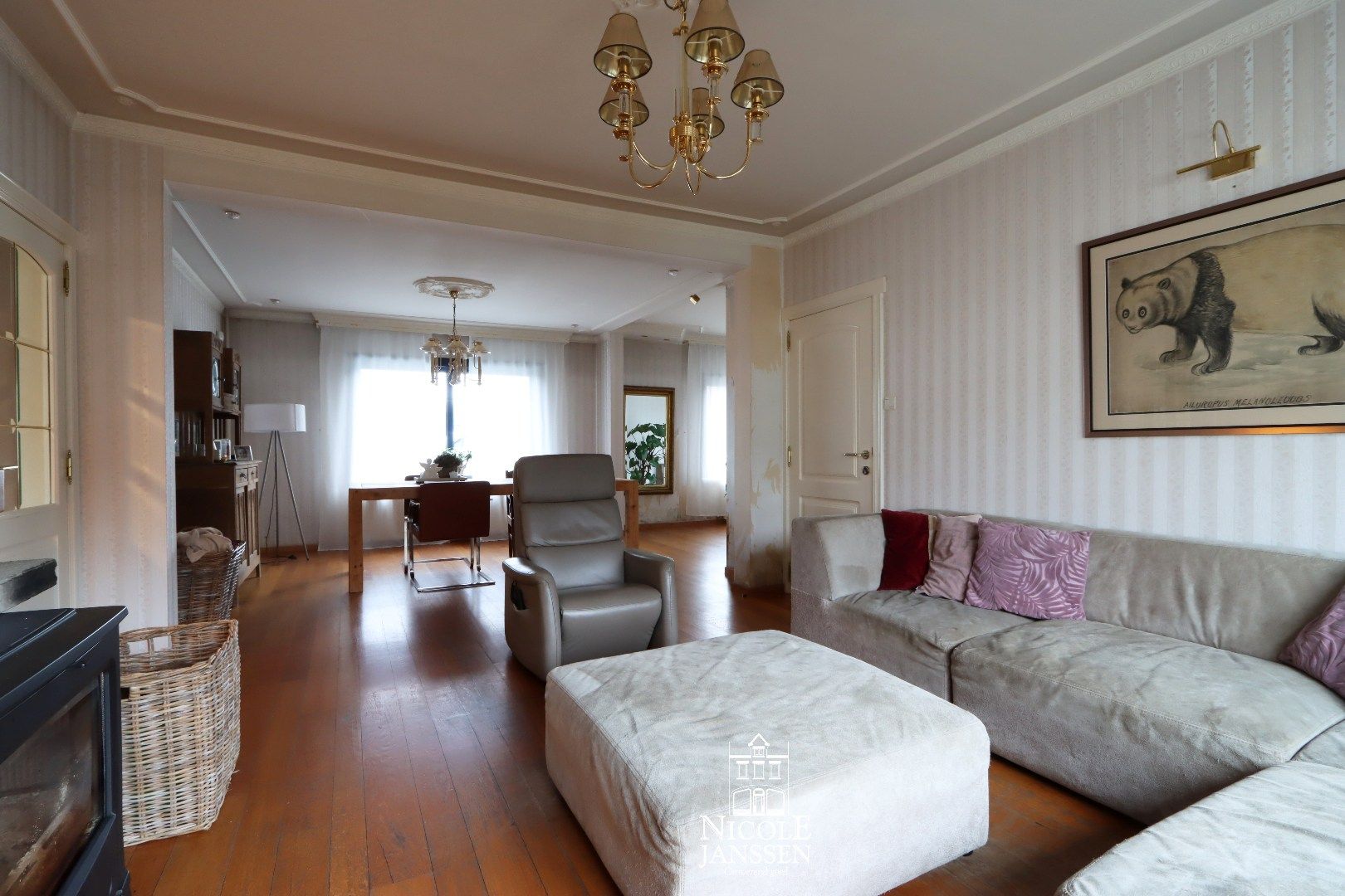 Ruime gezinswoning met loods  foto 3