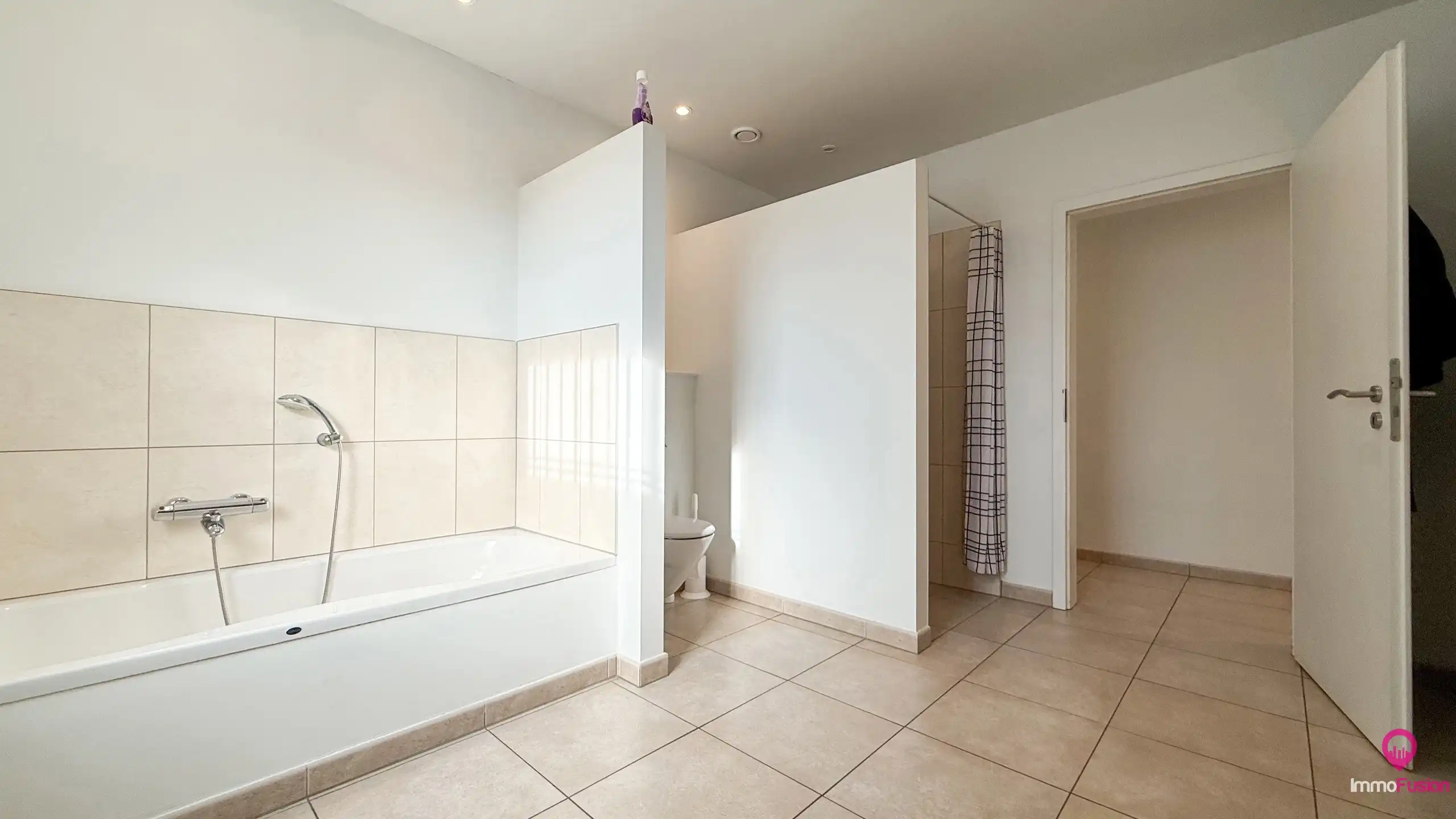 Veelzijdig industrieel pand met ruime woonst en zonnepanelen foto 52