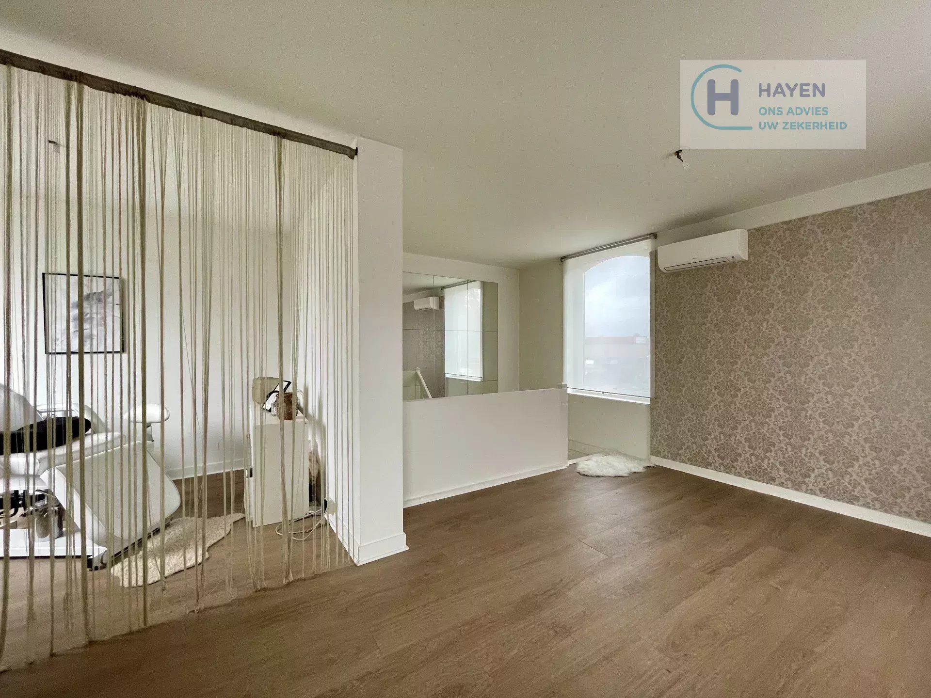 Commerciële hoekwoning met sterke zichtlocatie foto 10