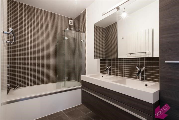 Luxueus afgewerkt, ruim en licht nieuwbouw appartement foto 13