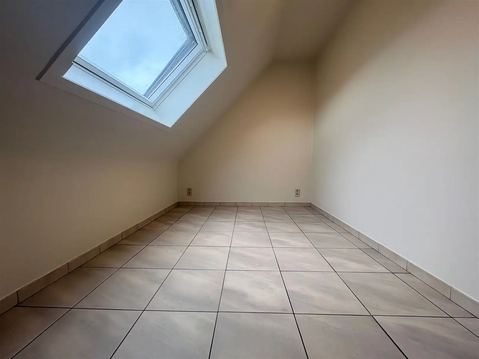 Instapklaar volledig gerenoveerd appartement met garage.  foto 14