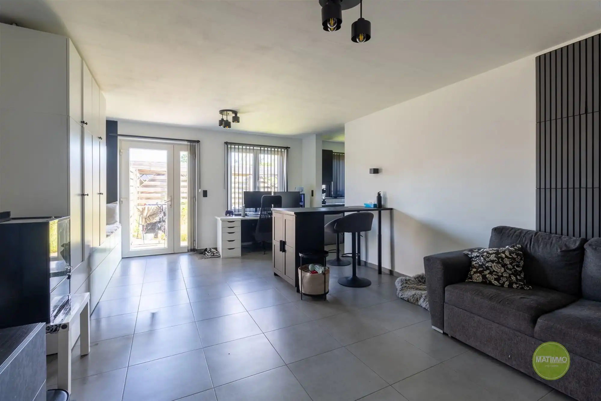 Instapklaar gelijkvloers appartement met autostaanplaats  foto 3