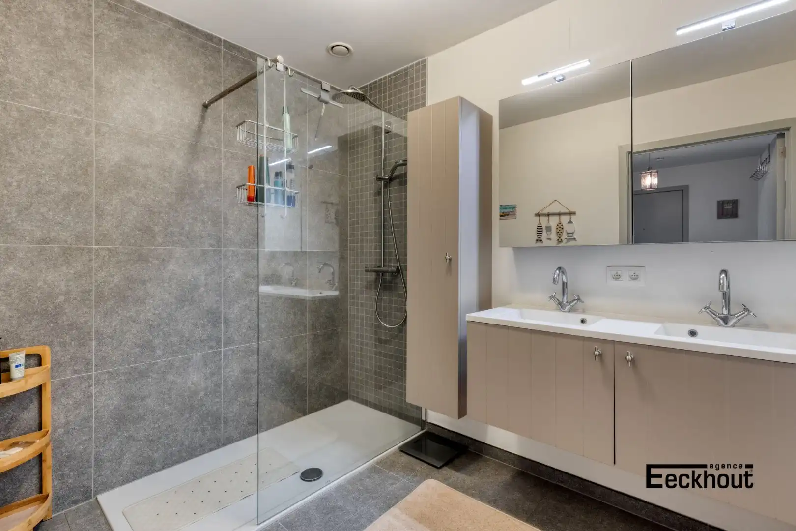 Modern 2-slaapkamer appartement met open zicht op groen foto 13