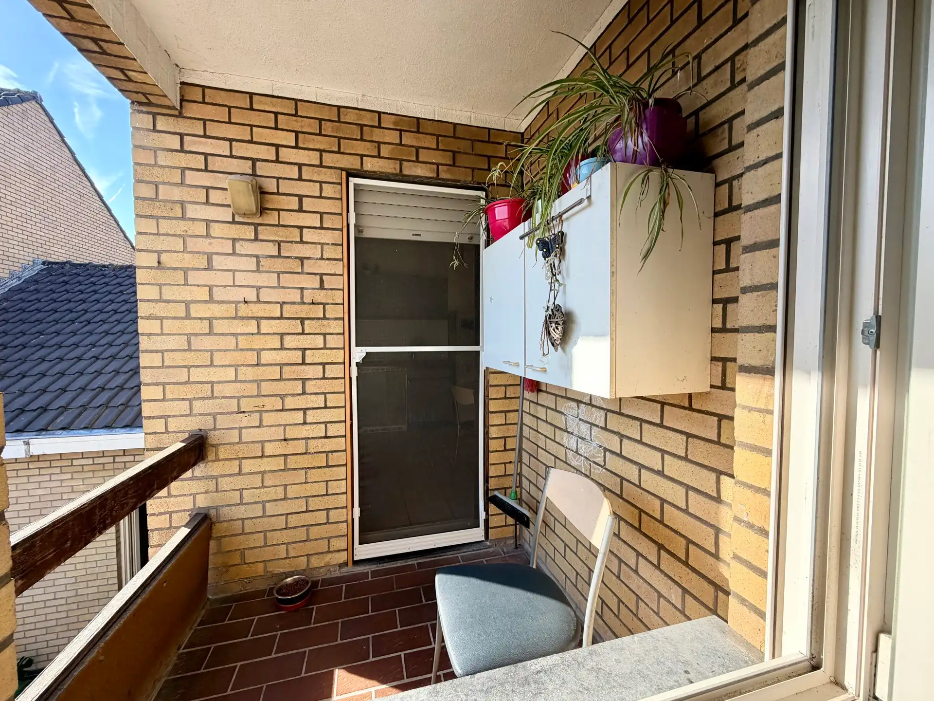 TE KOOP Instapklare bel-etagewoning met terras en ruime garage. foto 11