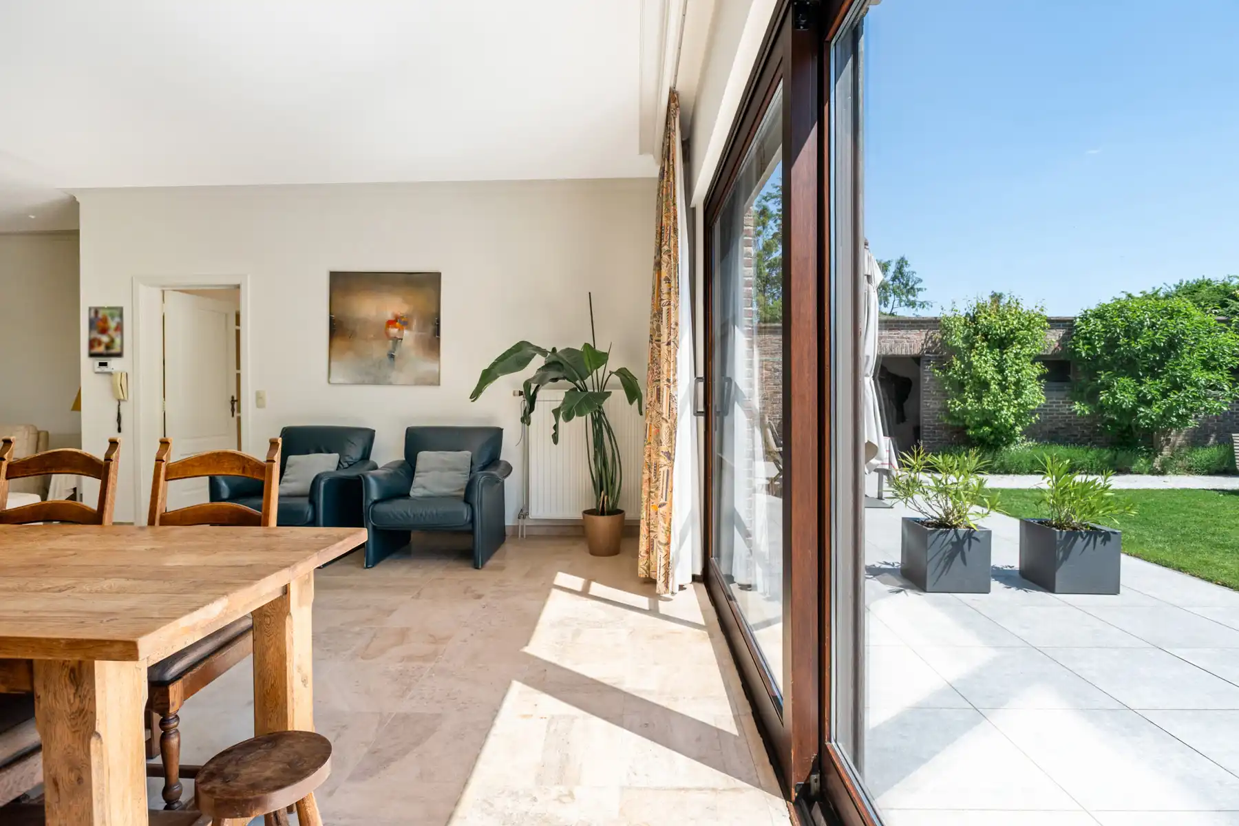 Ruime villa met praktijkruimte in rustige doodlopende straat. foto 16