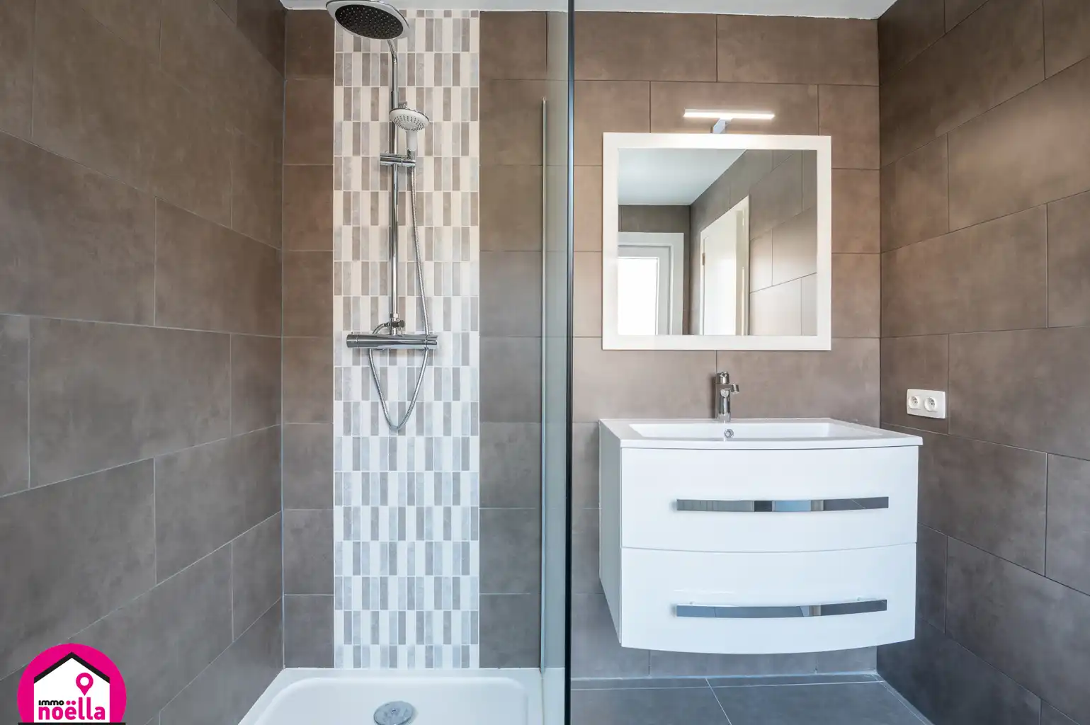 Half open bebouwing met garage en berging foto 22