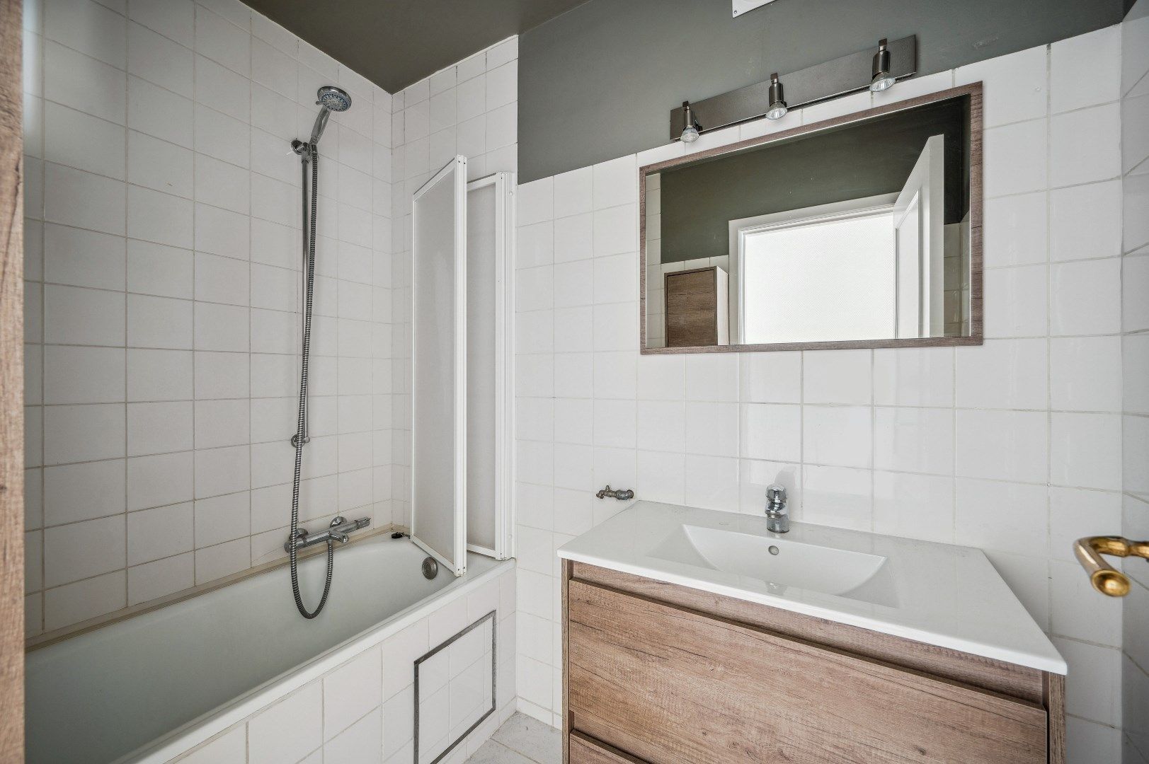 Centraal gelegen appartement met 2 slaapkamers, terras en kelder foto 16