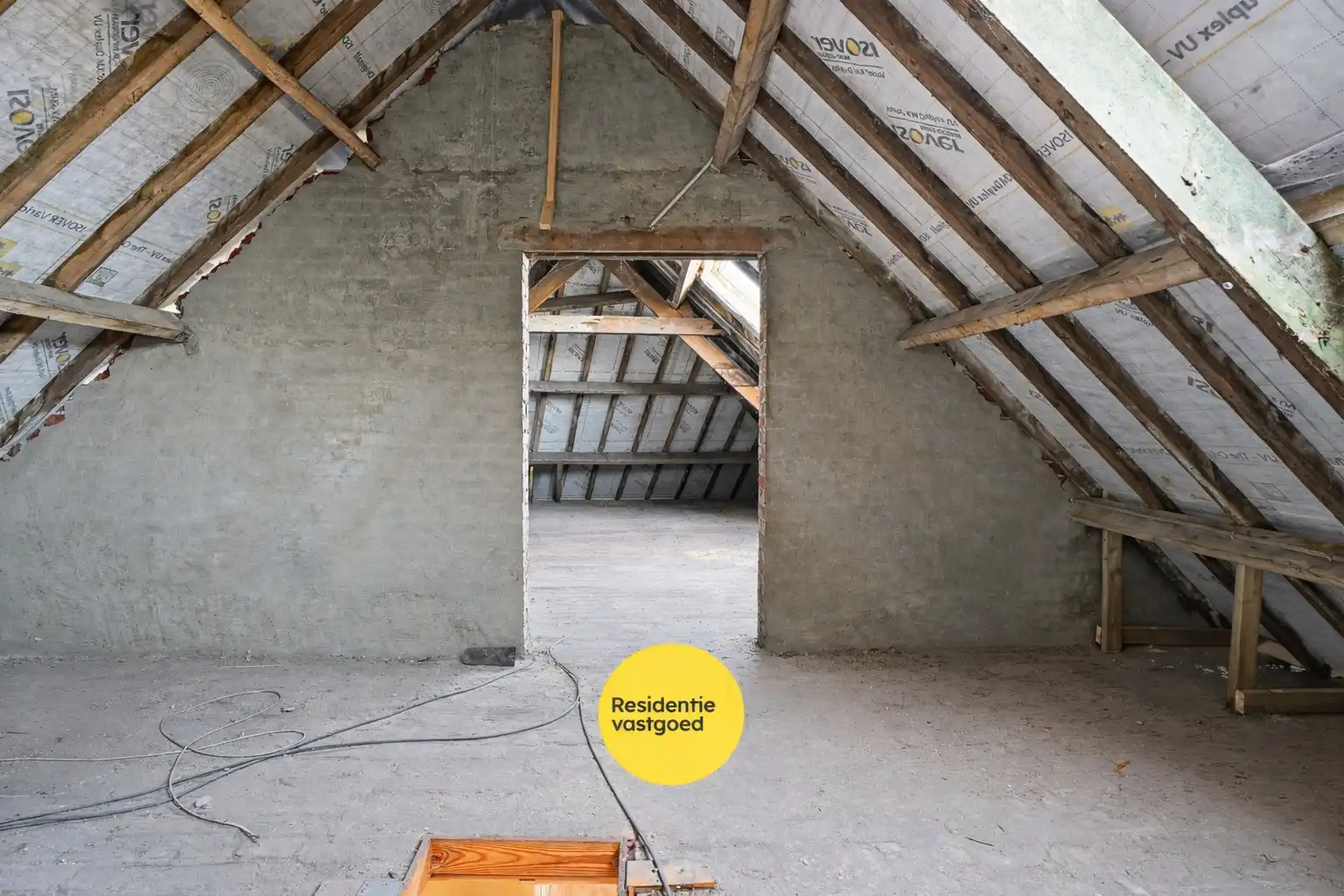 Ruime hoekwoning in het centrum van Eernegem foto 16