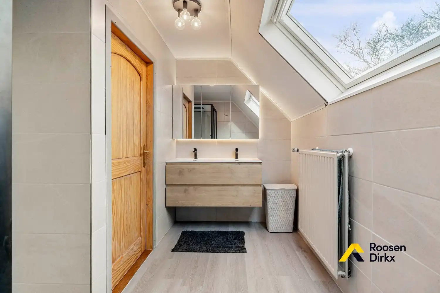 Solide woning met  4 slaapkamers en ruime garage op perceel van 734m² foto 27