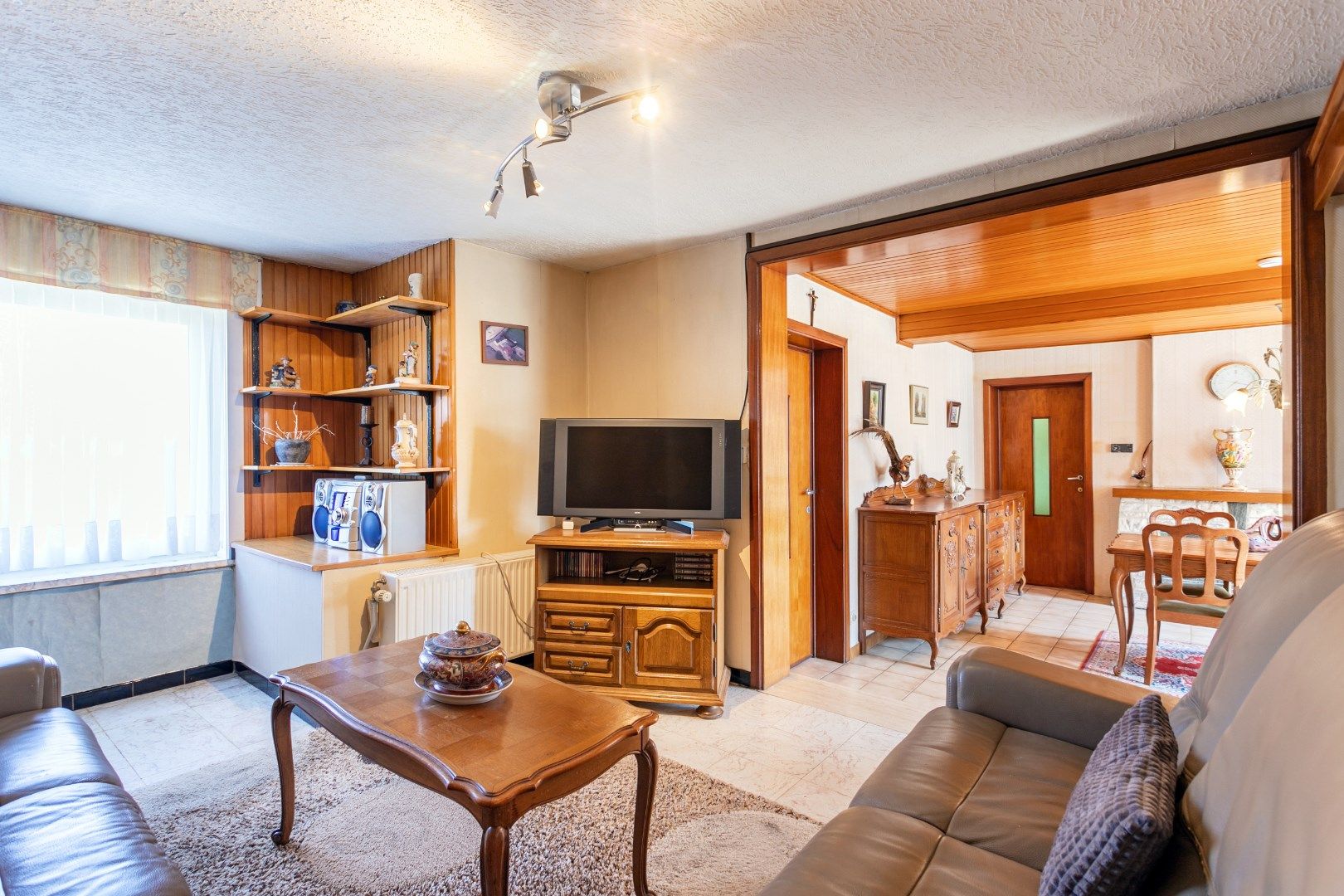 Te renoveren woning met 3 slaapkamers, loods en weide op 59a in het groene Pepingen foto 4